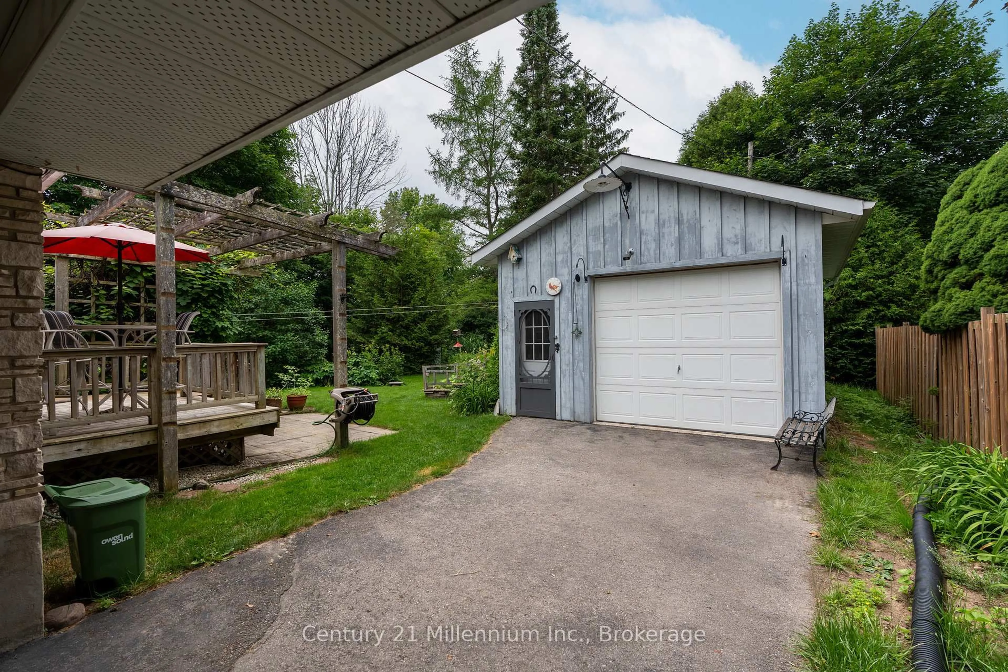 Unknown for 128 7th Ave, Owen Sound Ontario N4K 2W7