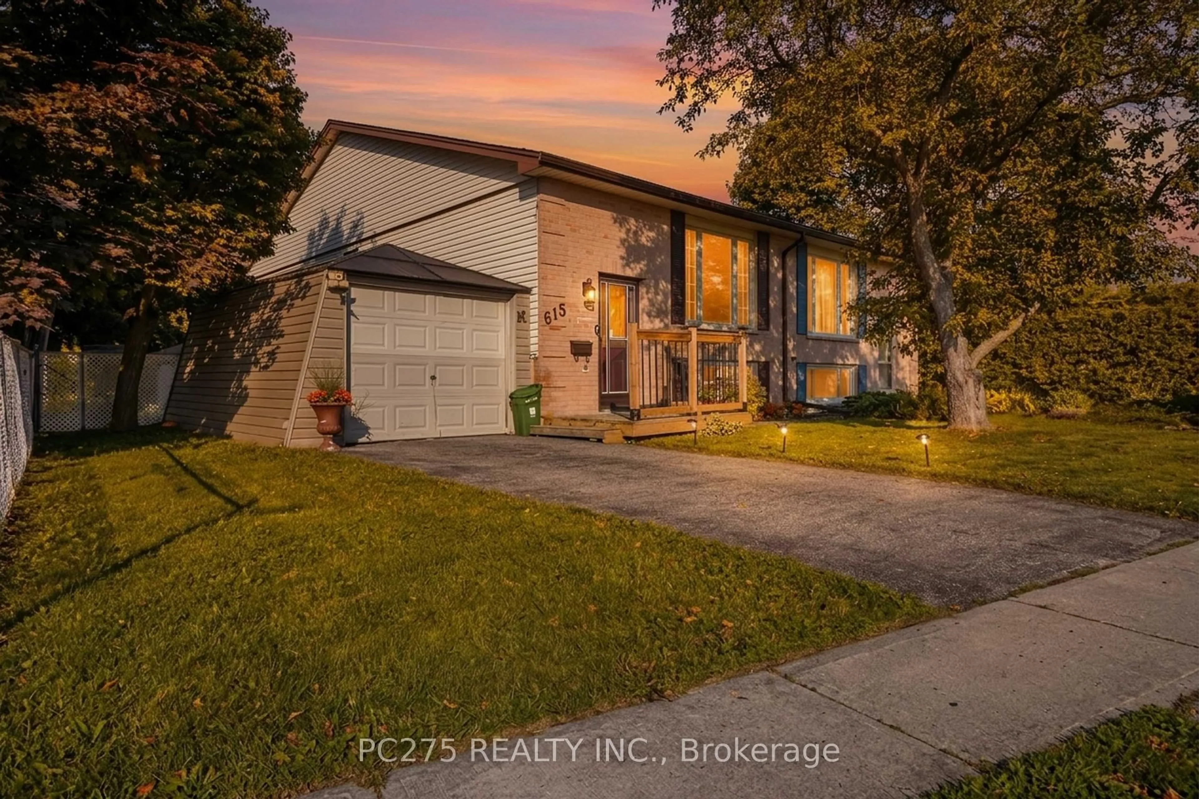 A pic from outside/outdoor area/front of a property/back of a property/a pic from drone, street for 615 Deveron Cres, London South Ontario N5Z 4M3