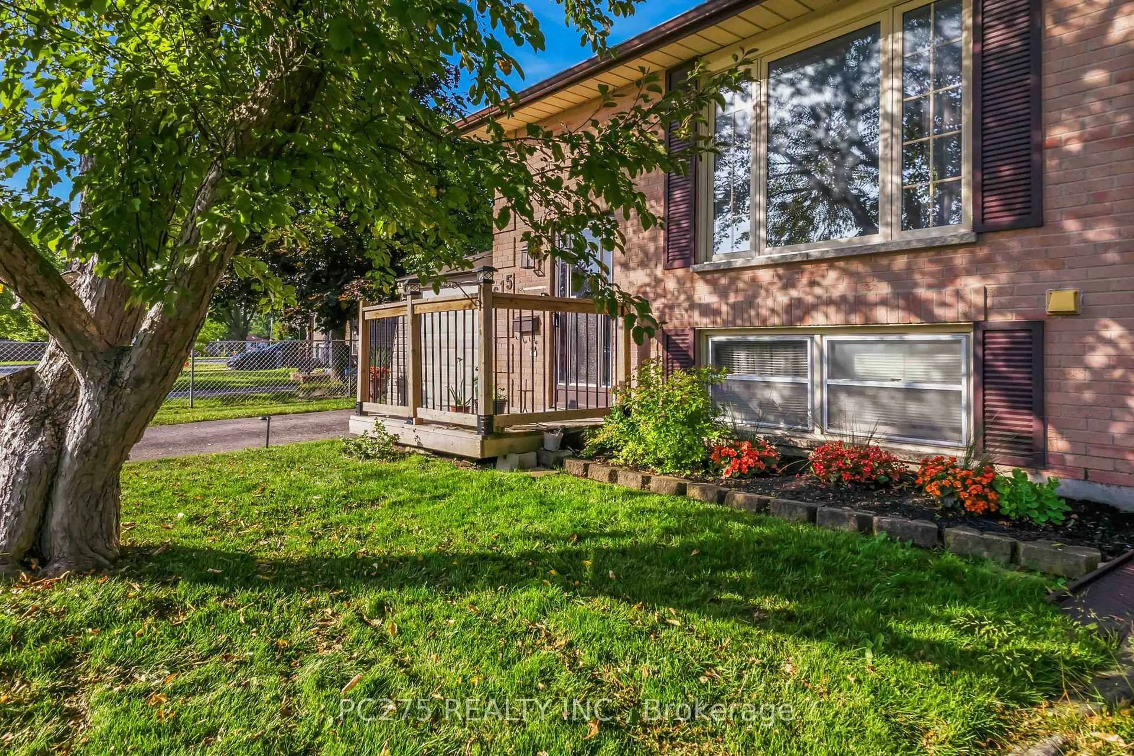 Unknown for 615 Deveron Cres, London South Ontario N5Z 4M3