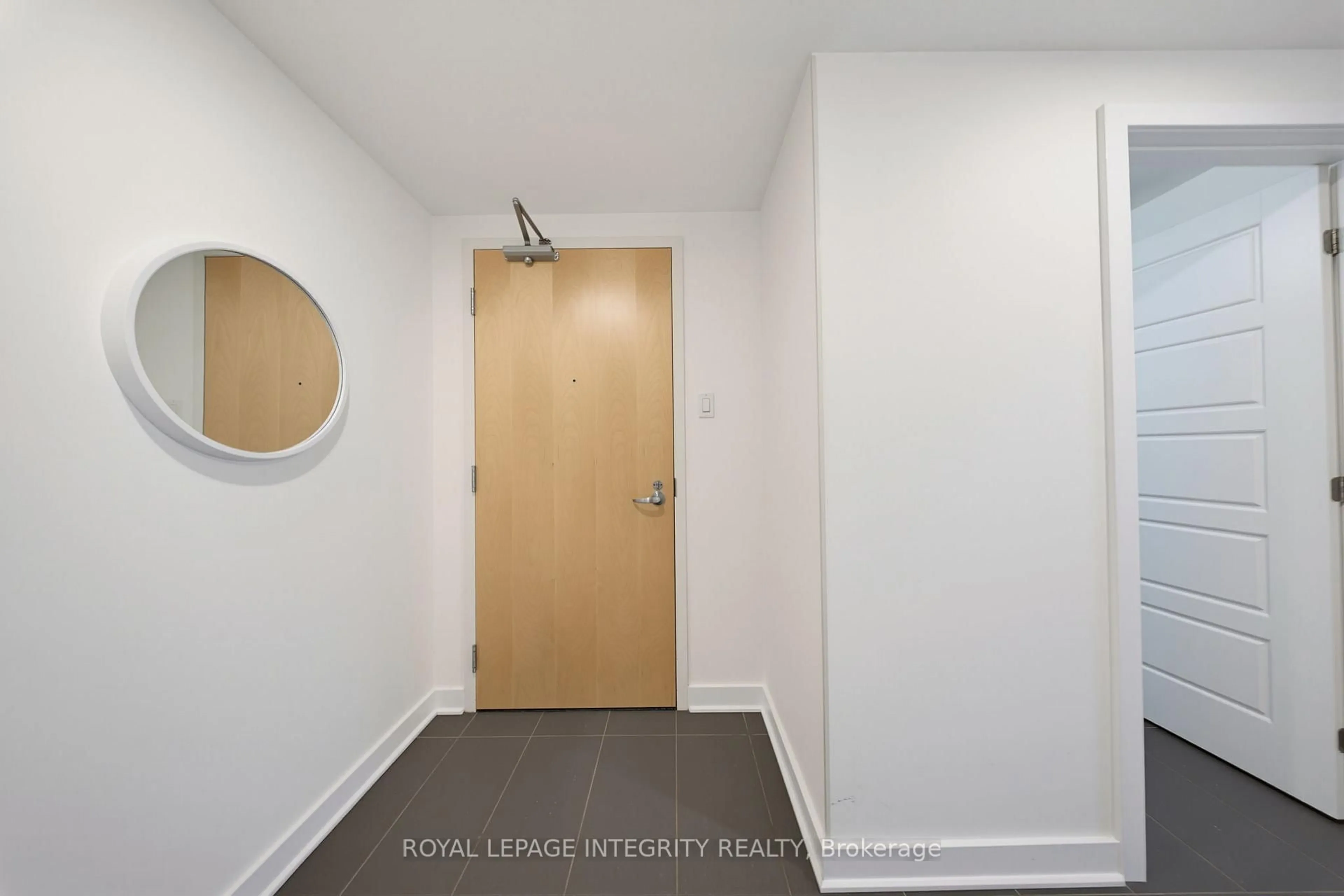 Indoor entryway for 300 C Lett St #328, Ottawa Ontario K1R 0A8