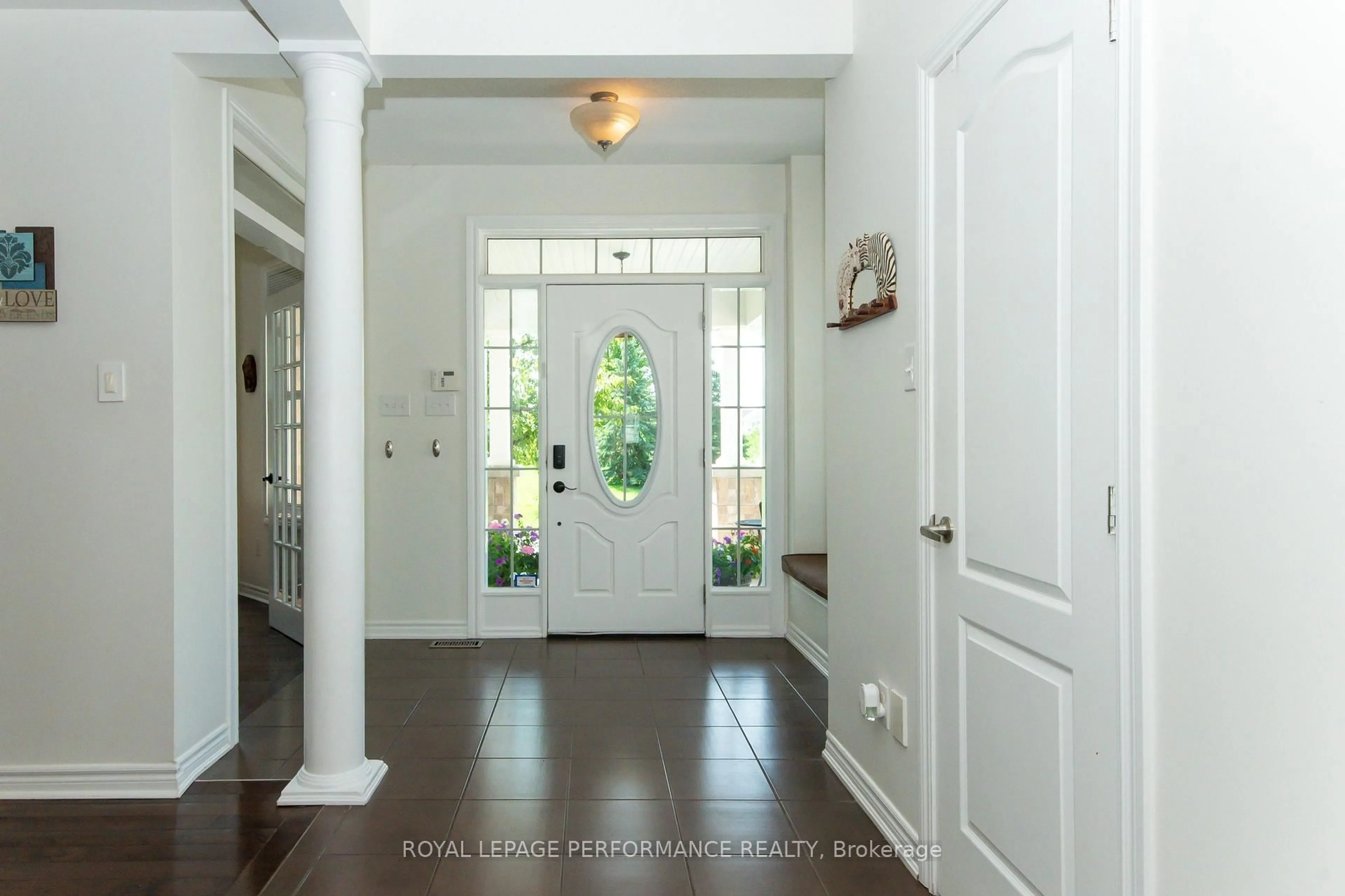 Indoor entryway for 2744 Grand Vista Circ, Ottawa Ontario K2J 0W6