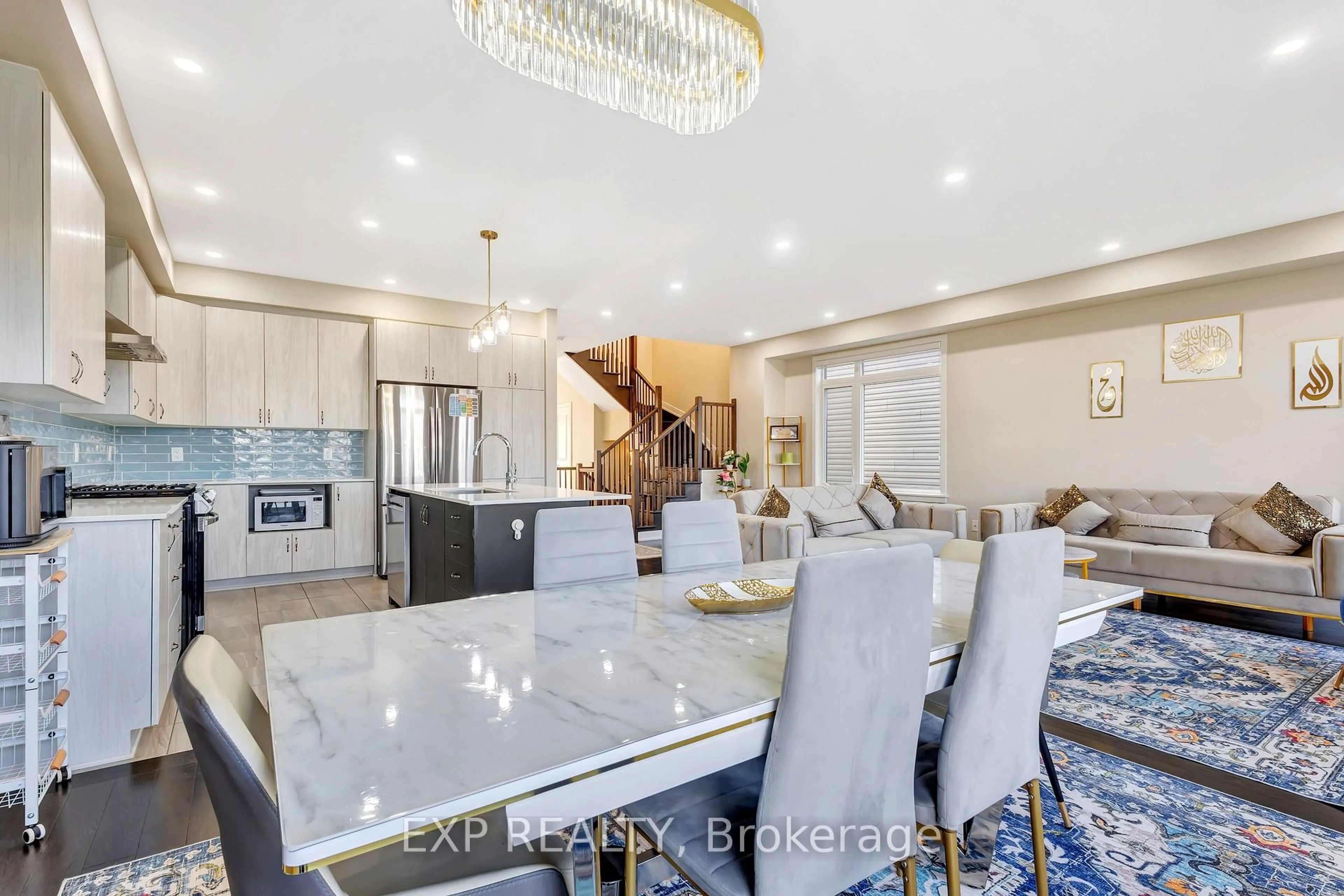 Open concept kitchen, ceramic/tile floor for 1007 Hydrangea Ave, Manotick Ontario K4M 0L4