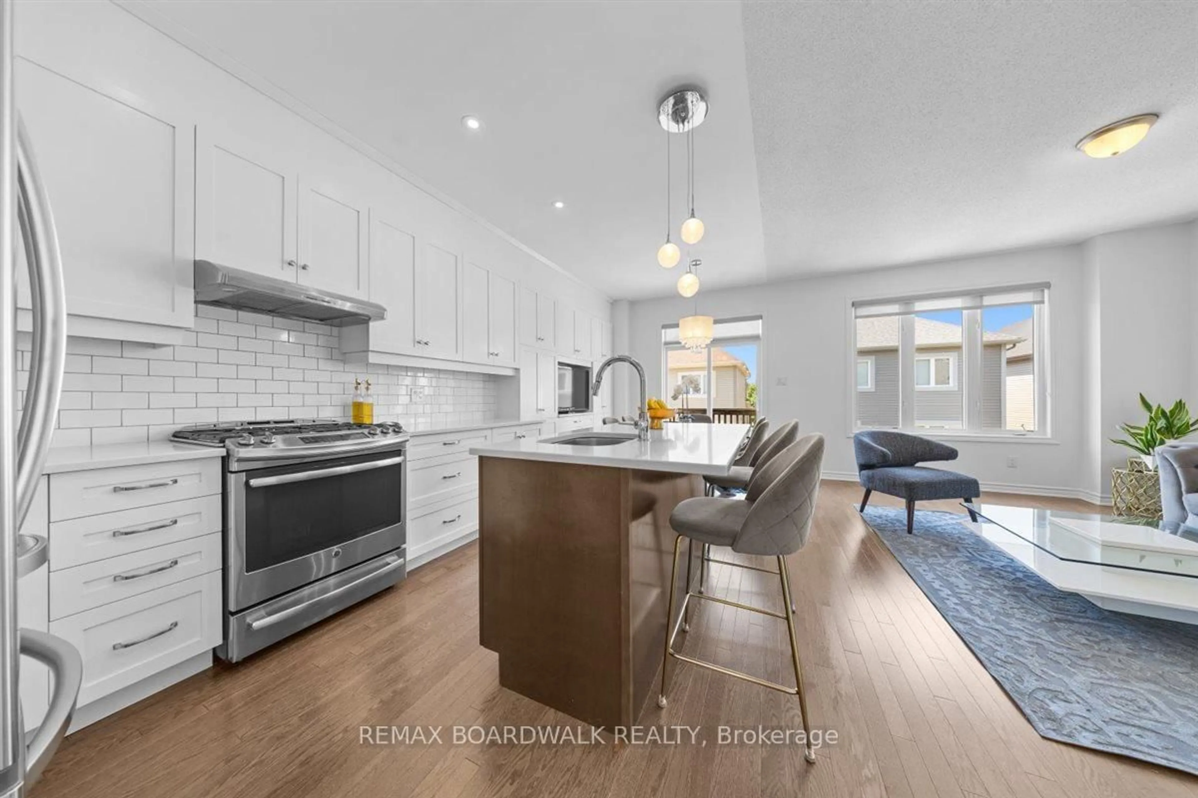 Open concept kitchen, ceramic/tile floor for 446 Meadowbreeze Dr, Ottawa Ontario K2M 0L1