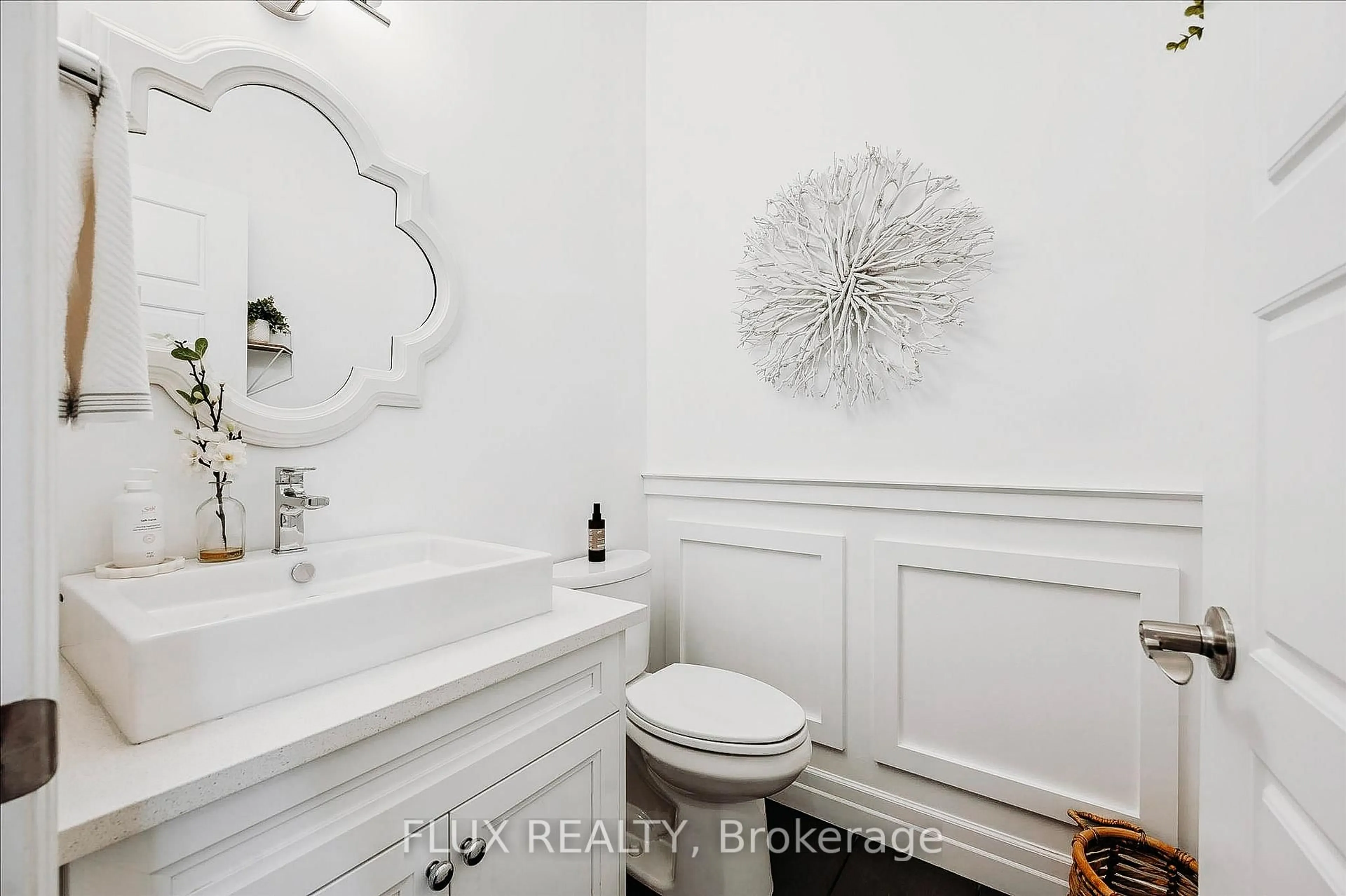 Contemporary bathroom, ceramic/tile floor for 157 Eaglecrest St, Waterloo Ontario N2K 0C5