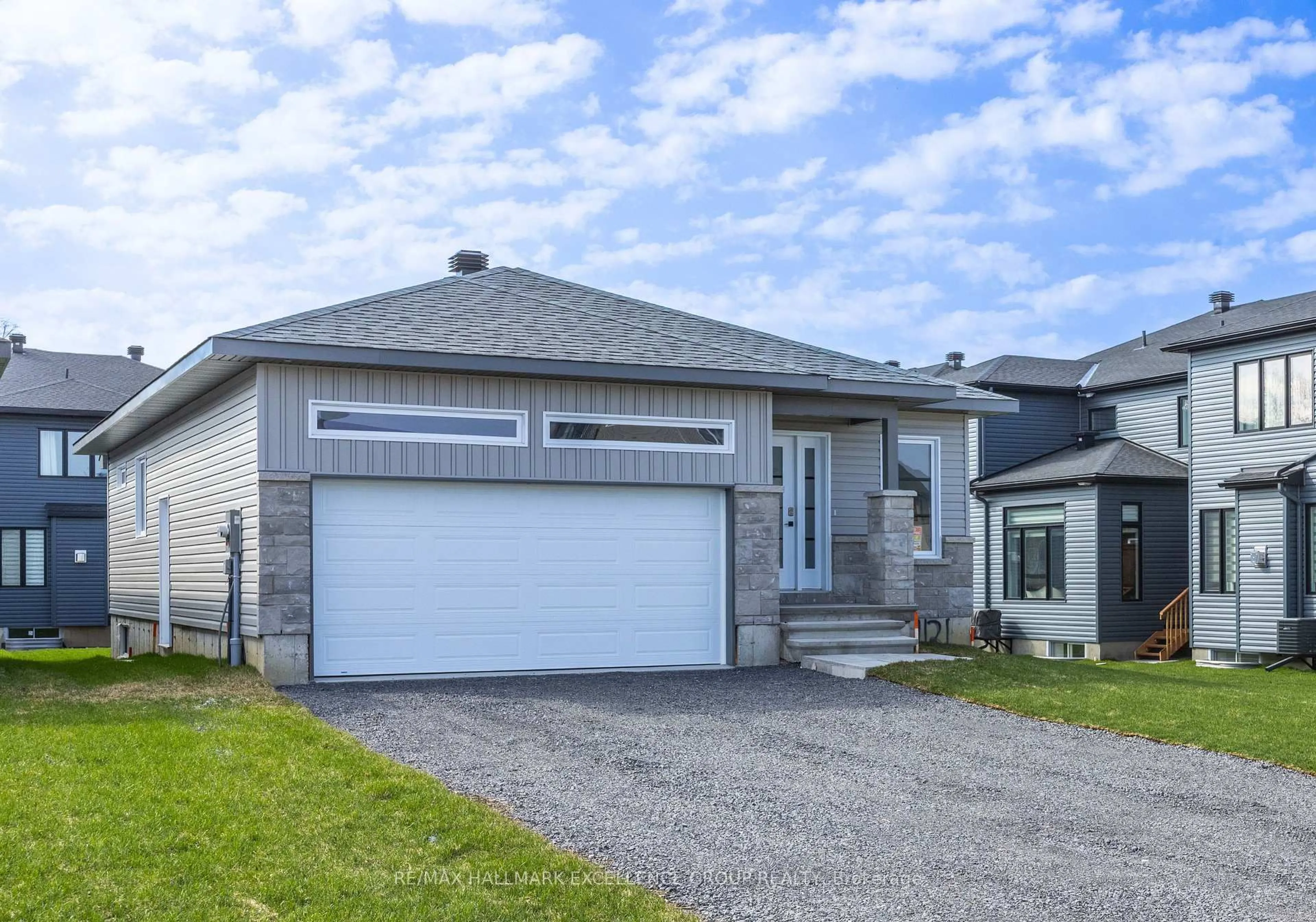 Home with vinyl exterior material, street for 1117 Bronze (Lot 105) Ave, Clarence-Rockland Ontario K4K 0N4