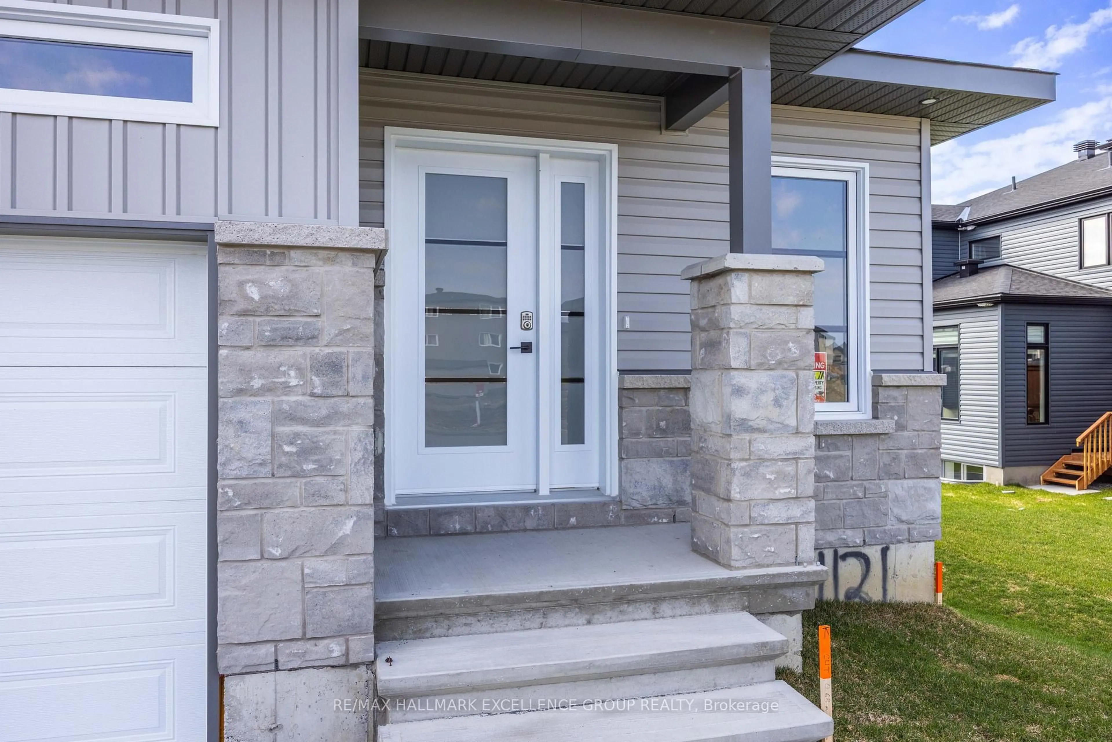 Indoor entryway for 1117 Bronze (Lot 105) Ave, Clarence-Rockland Ontario K4K 0N4