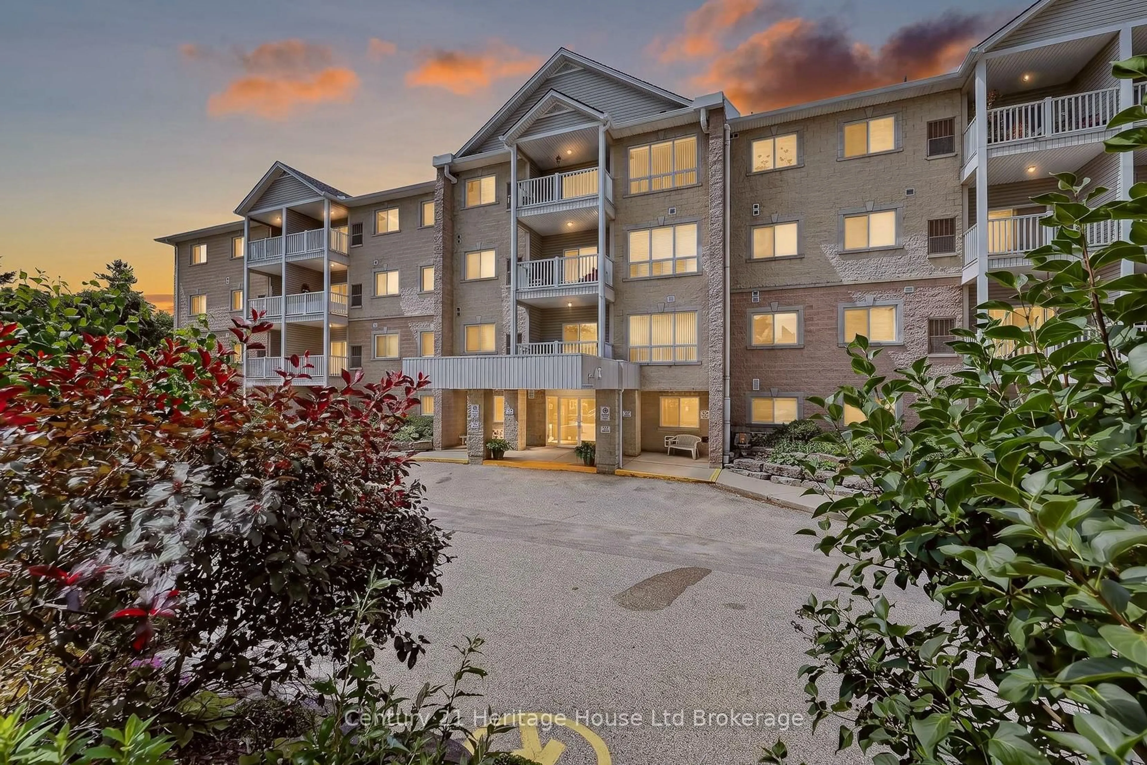 A pic from outside/outdoor area/front of a property/back of a property/a pic from drone, unknown for 46 Canterbury St #306, Ingersoll Ontario N5C 1C4