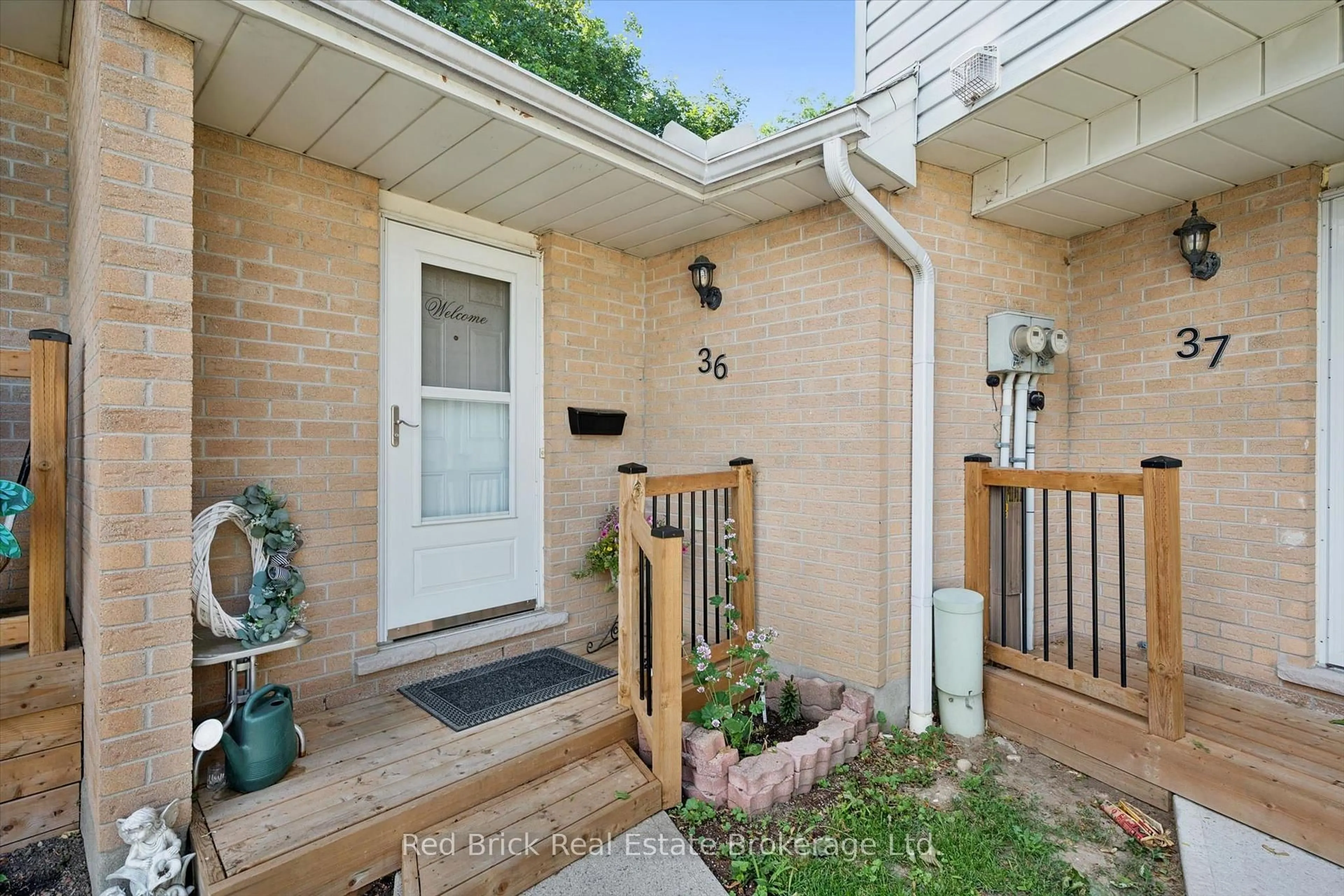 Indoor entryway for 90 Ferman Dr #36, Guelph Ontario N1H 8E7