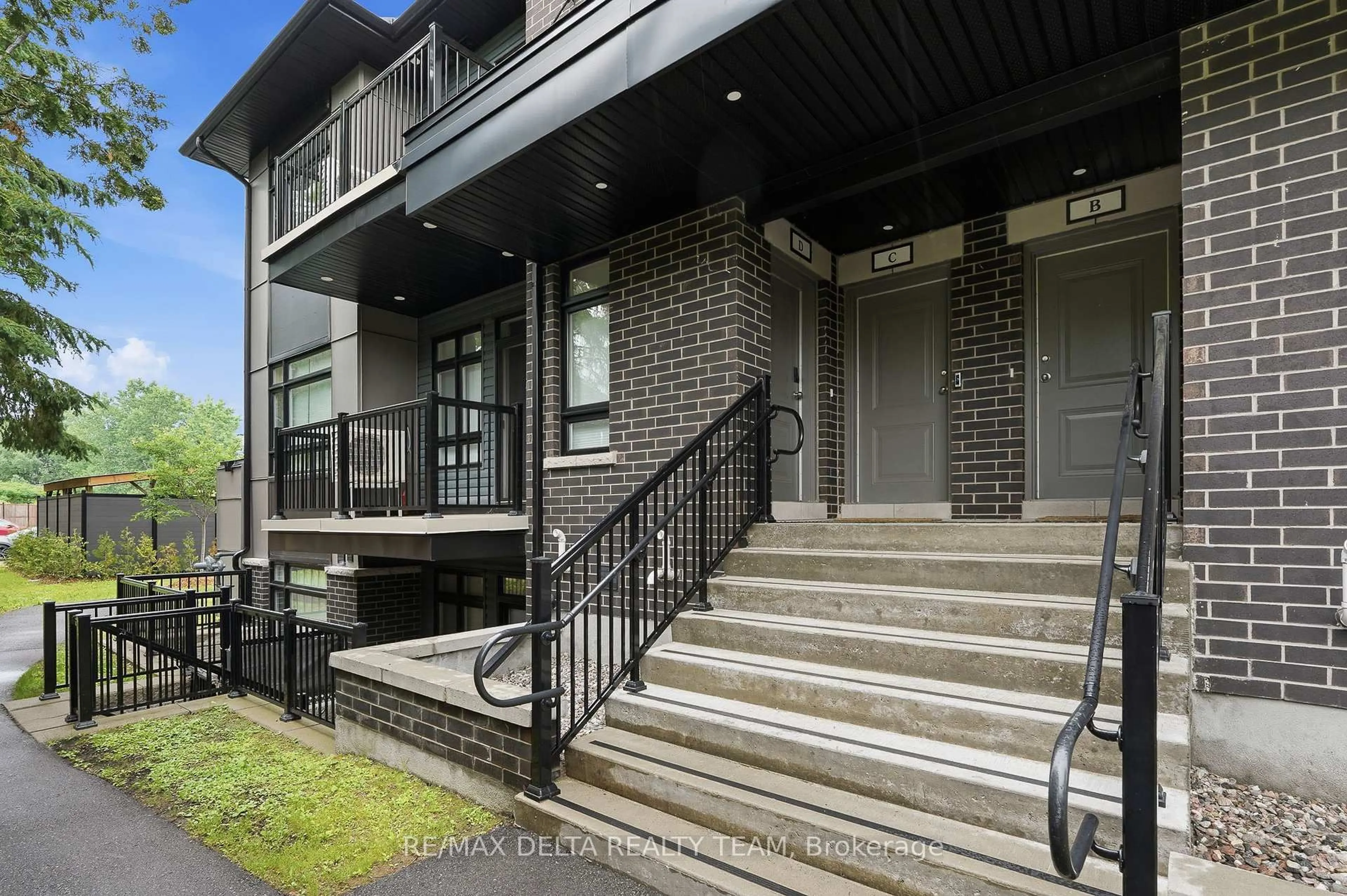 Unknown for 400 Rolling Meadow Cres #B, Ottawa Ontario K1W 0S1
