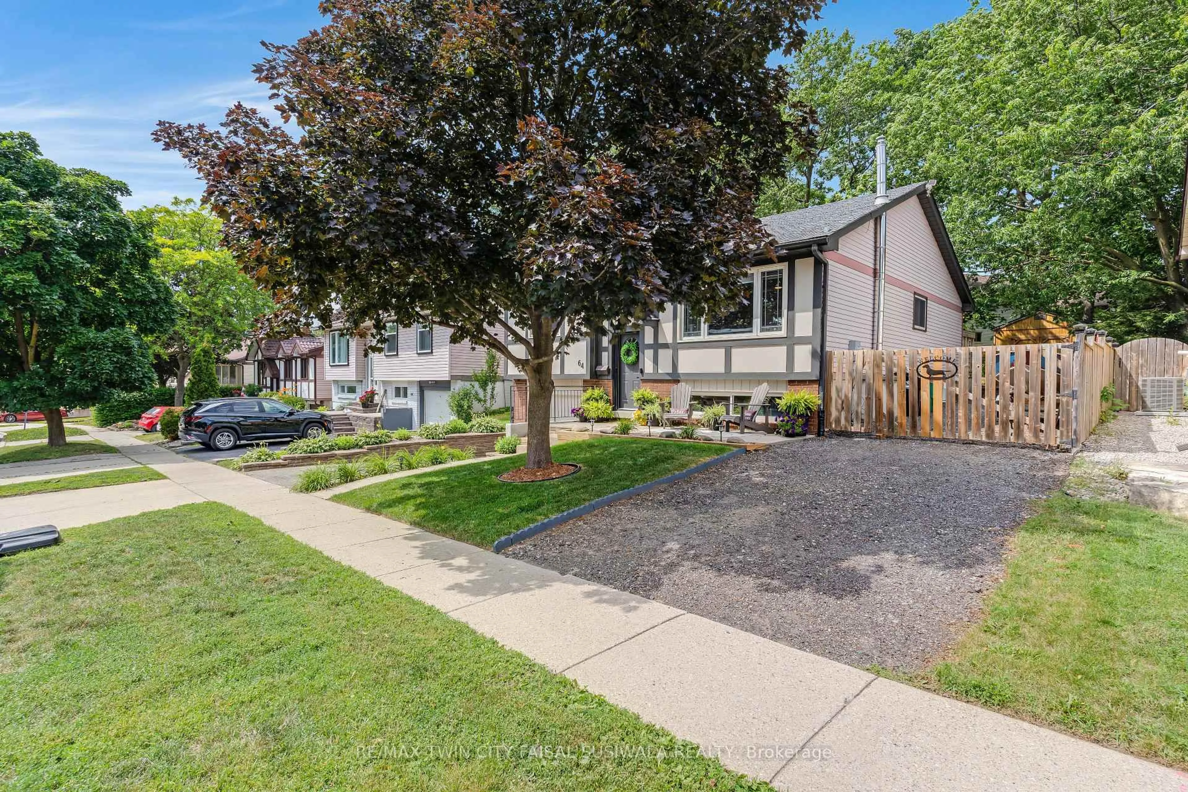 A pic from outside/outdoor area/front of a property/back of a property/a pic from drone, street for 64 Cindy Ave, Cambridge Ontario N3C 3J2