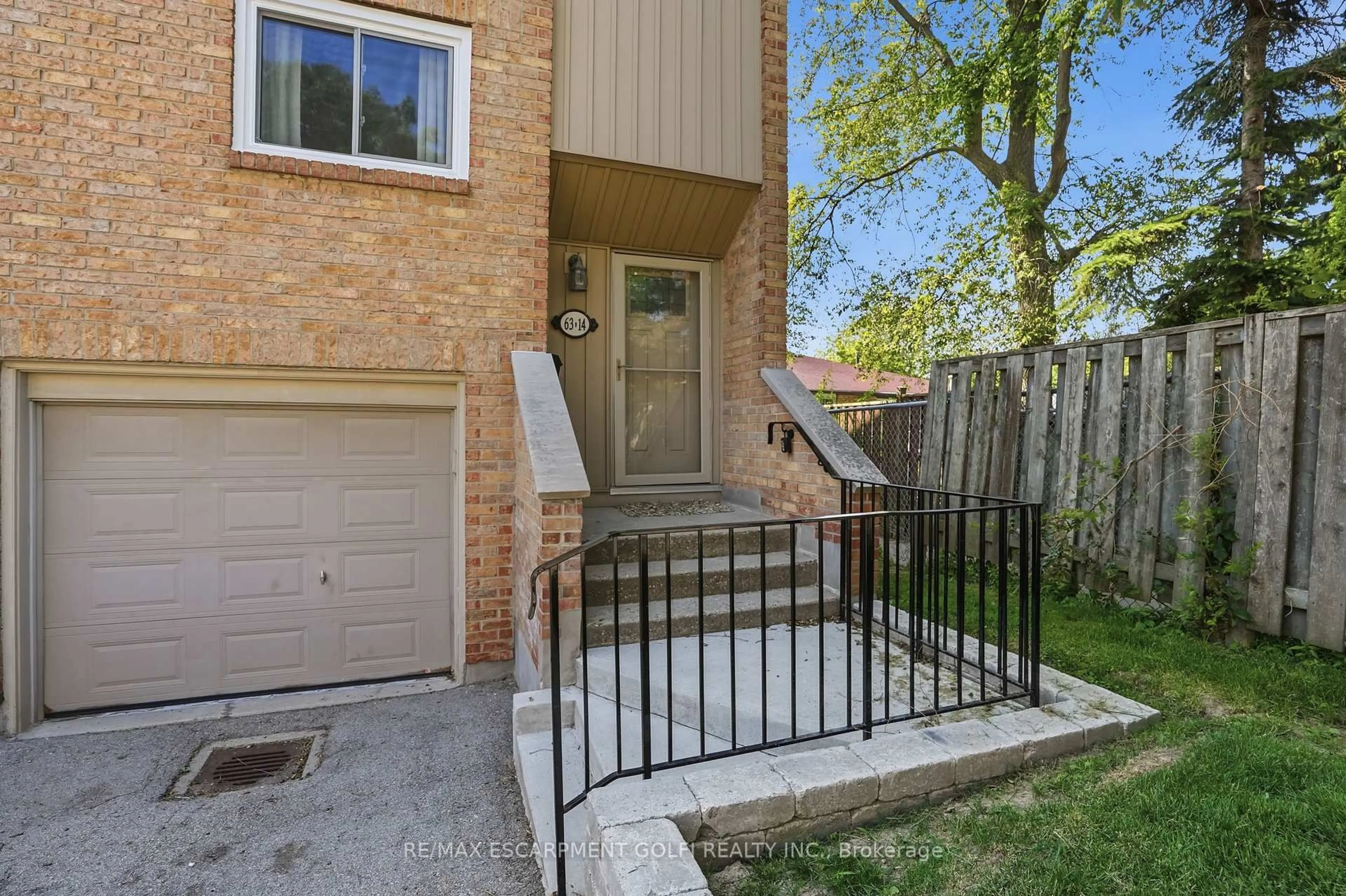 Unknown for 63 Fonthill Rd #14, Hamilton Ontario L9C 6T1