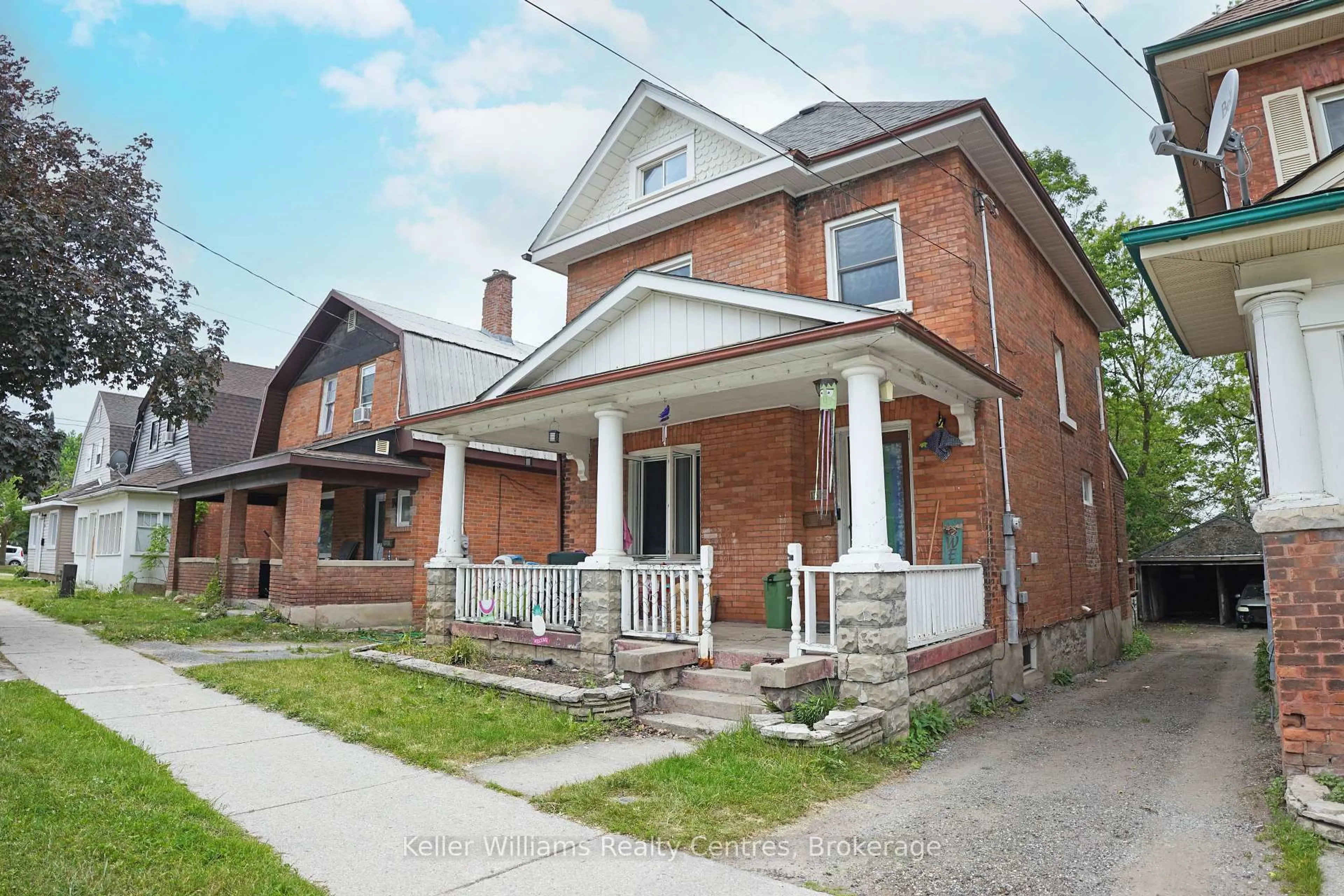 Home with brick exterior material, street for 1318 3rd Ave, Owen Sound Ontario N4K 2L7