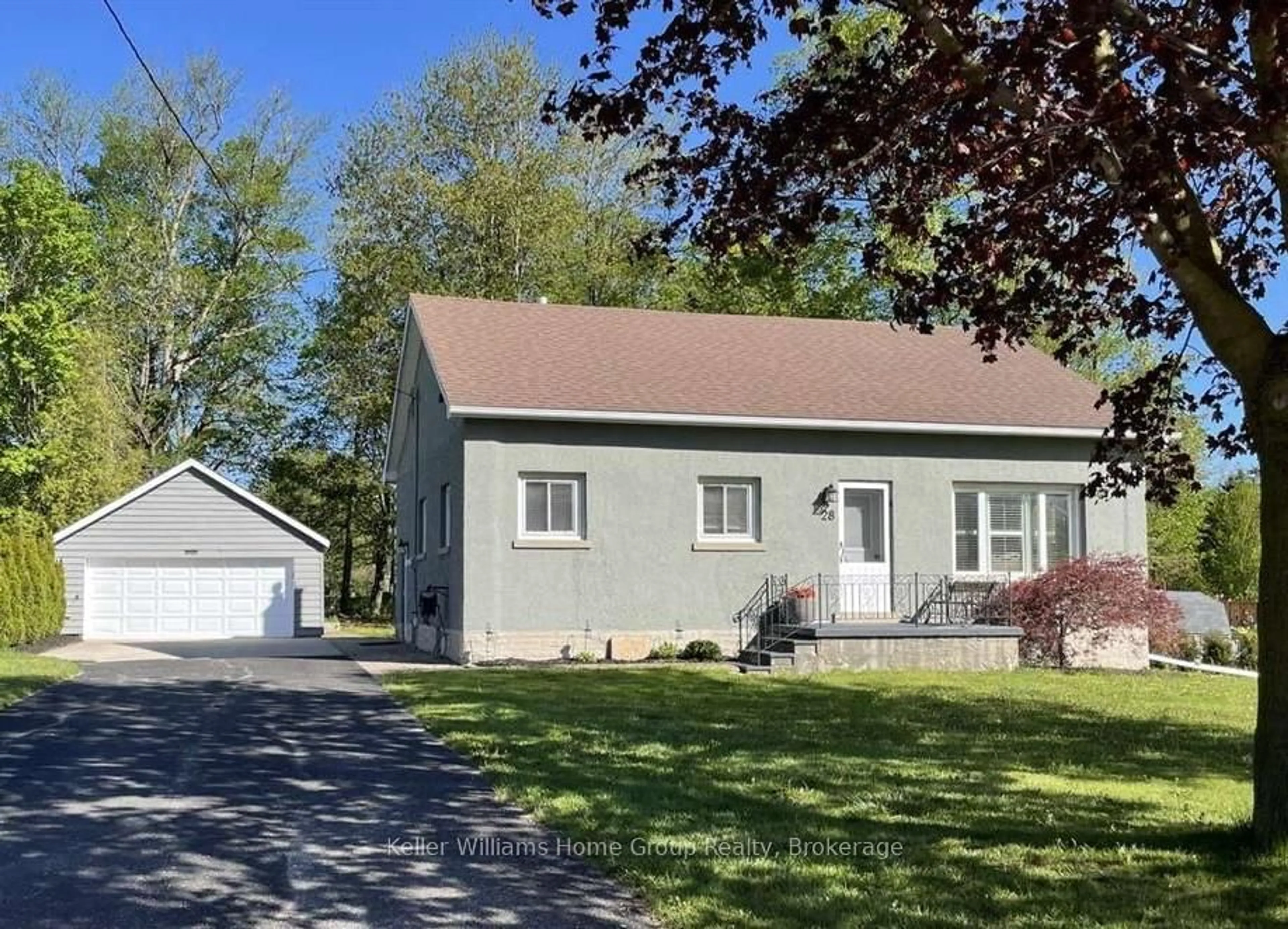 Home with vinyl exterior material, street for 28 Peel St, Mapleton Ontario N0B 1A0