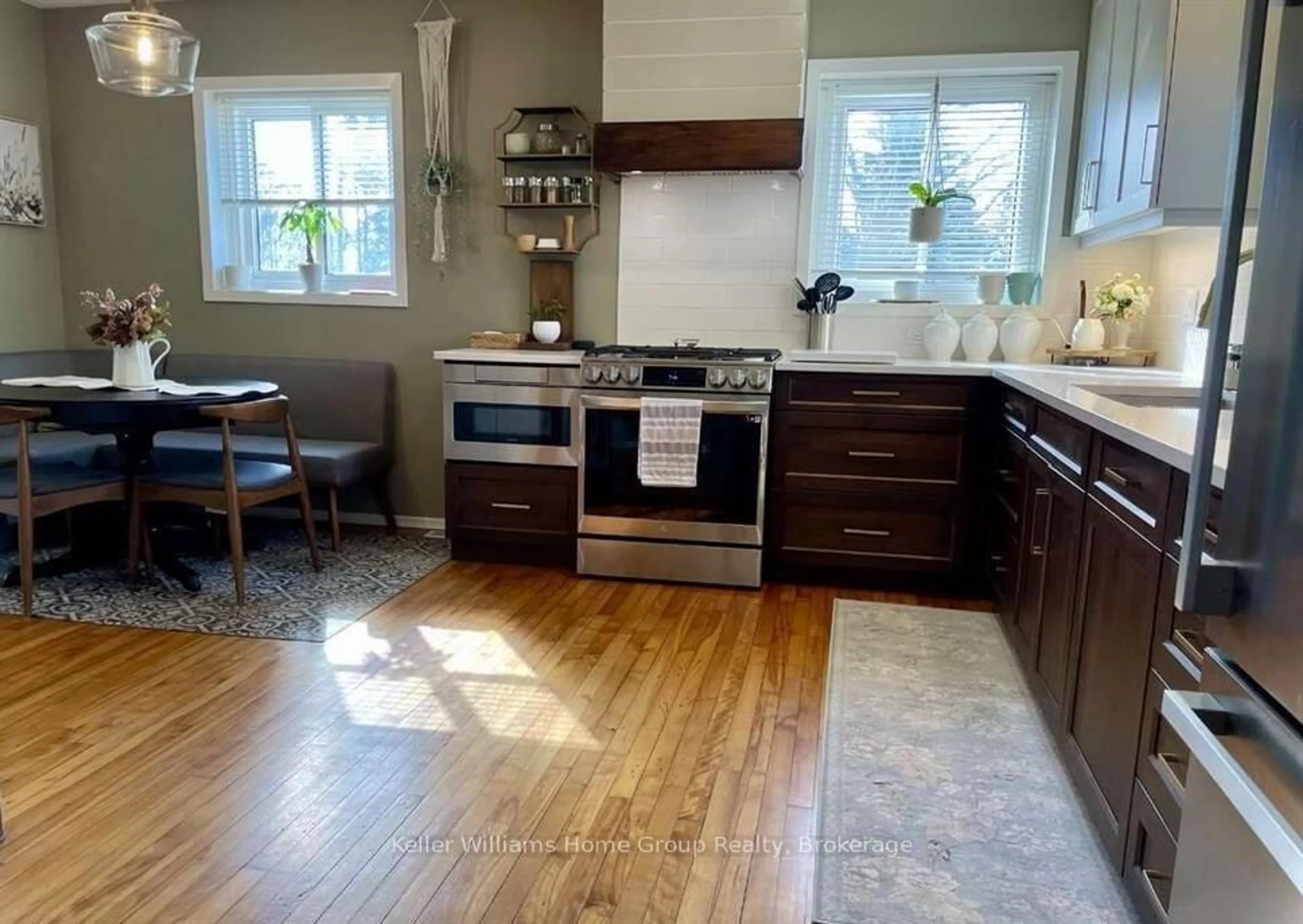 Open concept kitchen, ceramic/tile floor for 28 Peel St, Mapleton Ontario N0B 1A0