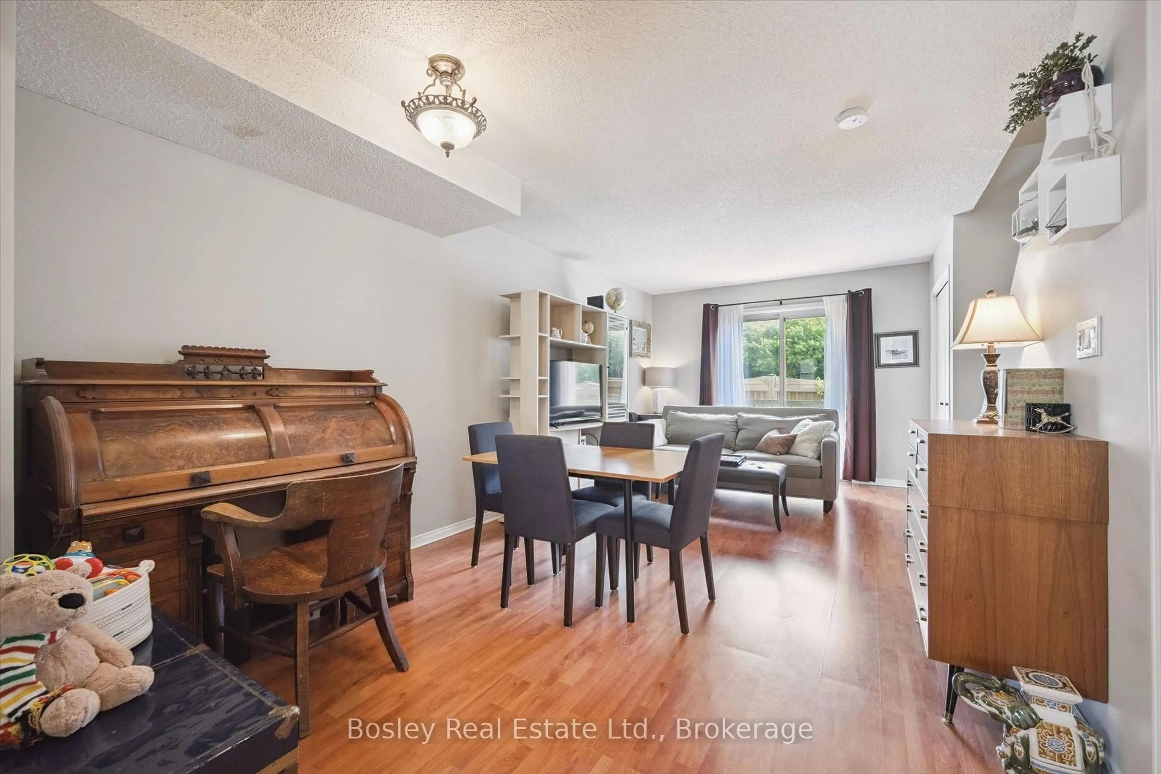 Dining room, wood/laminate floor for 459 Beechwood Pl #21, Waterloo Ontario N2T 2N8