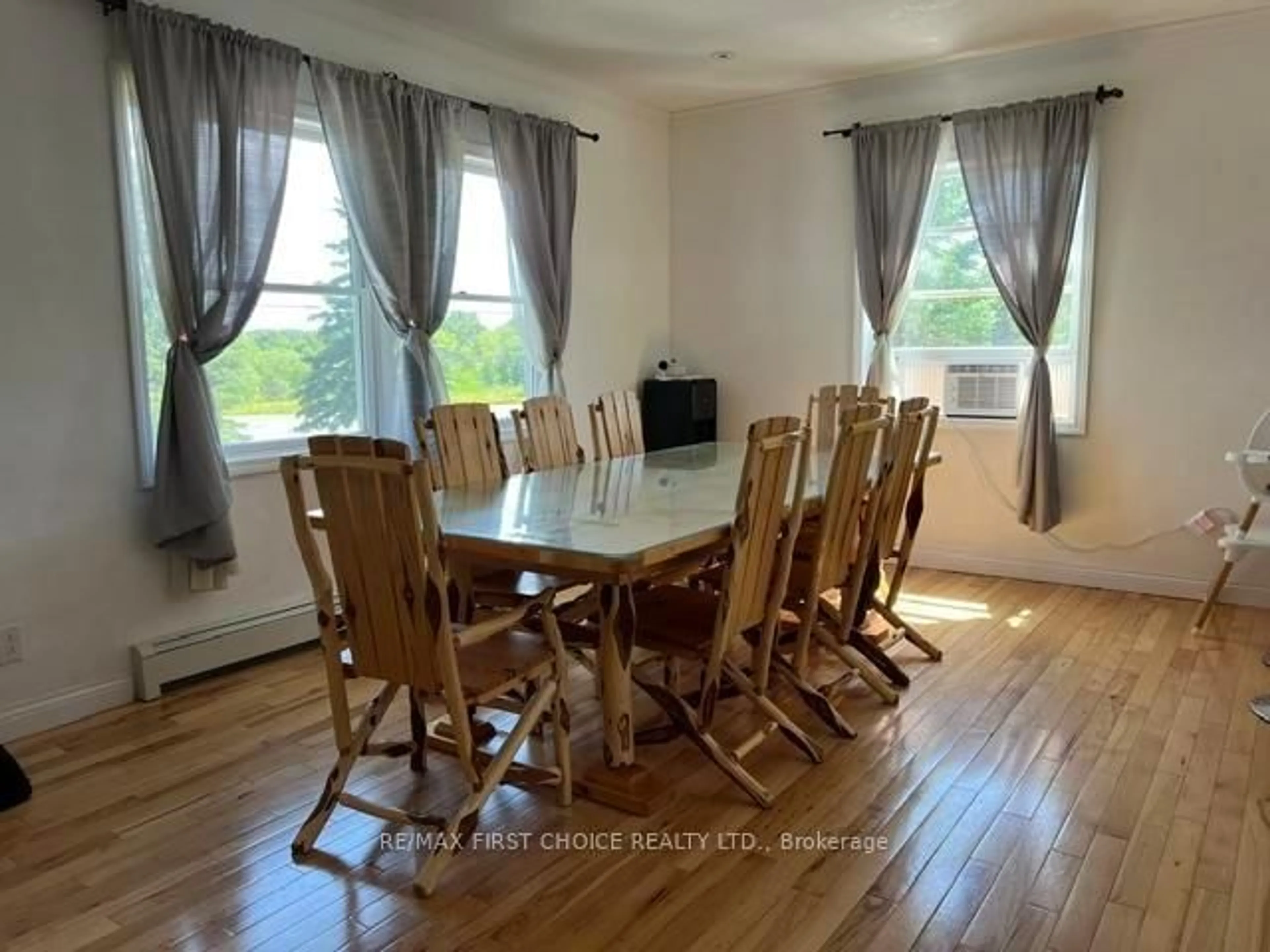Dining room, wood/laminate floor for 7431 Hwy 621, Lake of the Woods Ontario P0W 1J0