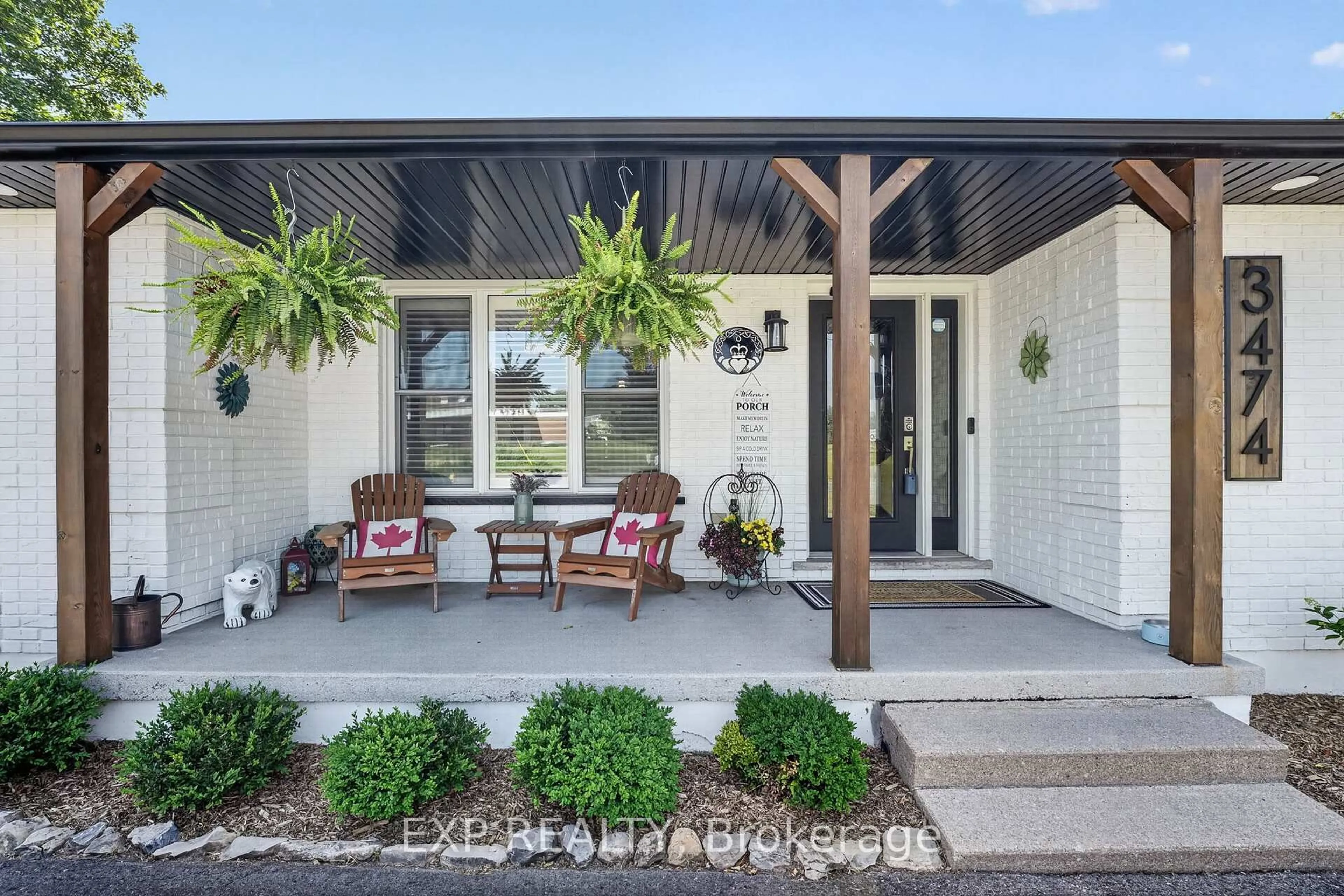 Indoor entryway for 3474 Garrison Rd, Fort Erie Ontario L0S 1N0