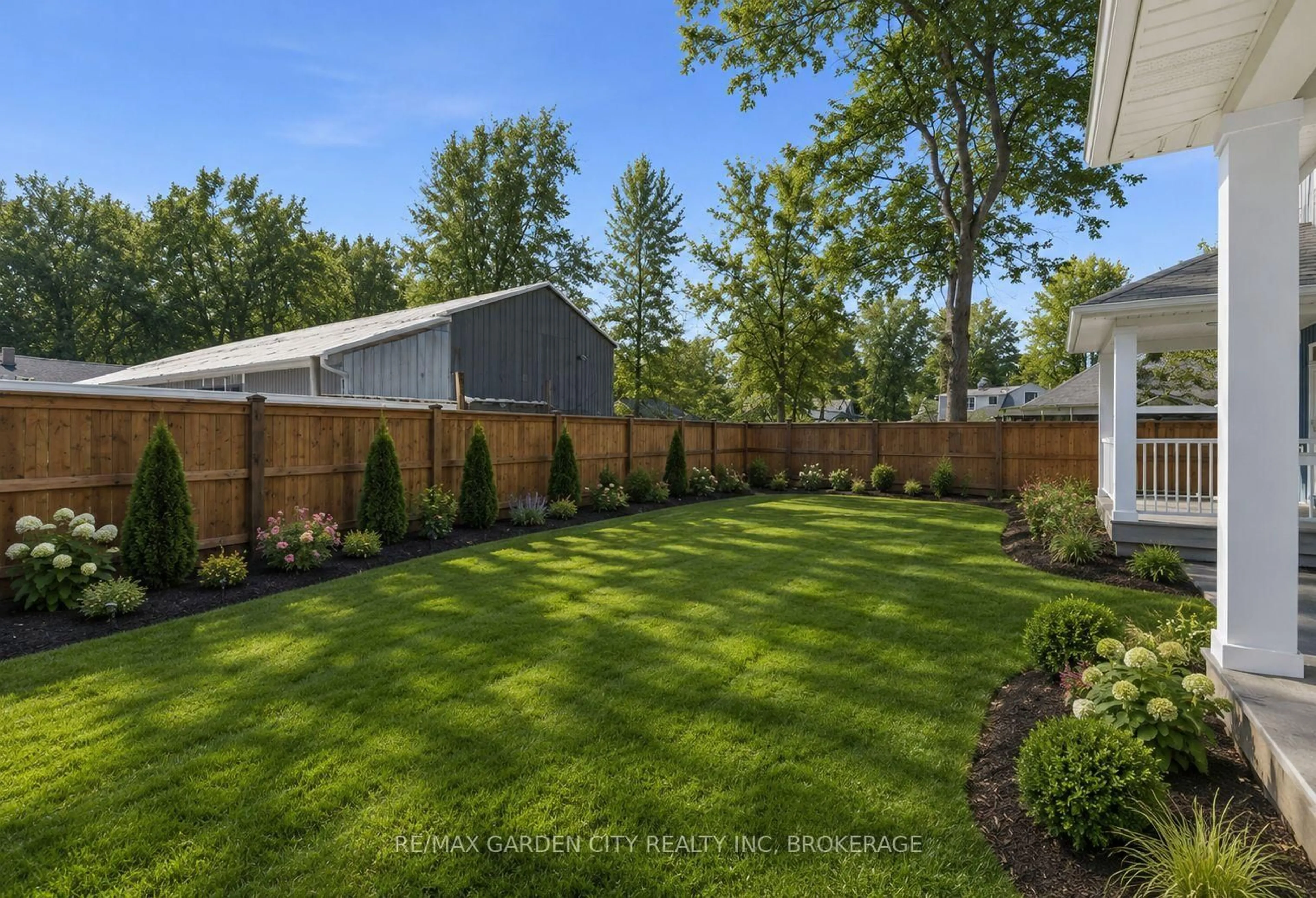 A pic from outside/outdoor area/front of a property/back of a property/a pic from drone, forest/trees view for 3693 ELM St, Fort Erie Ontario L0S 1N0