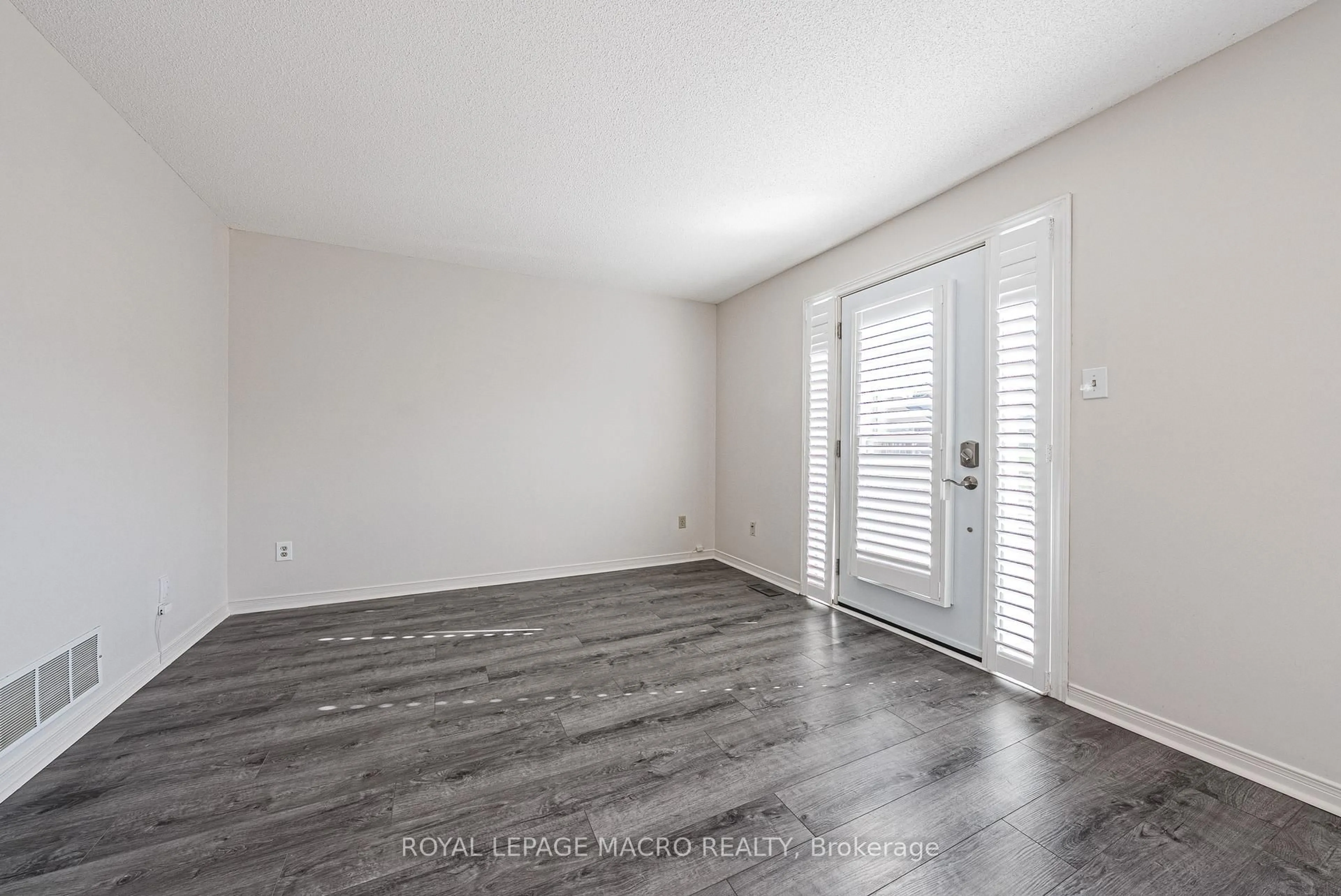 A pic of a room for 122 Bunting Rd #109, St. Catharines Ontario L2P 3X7