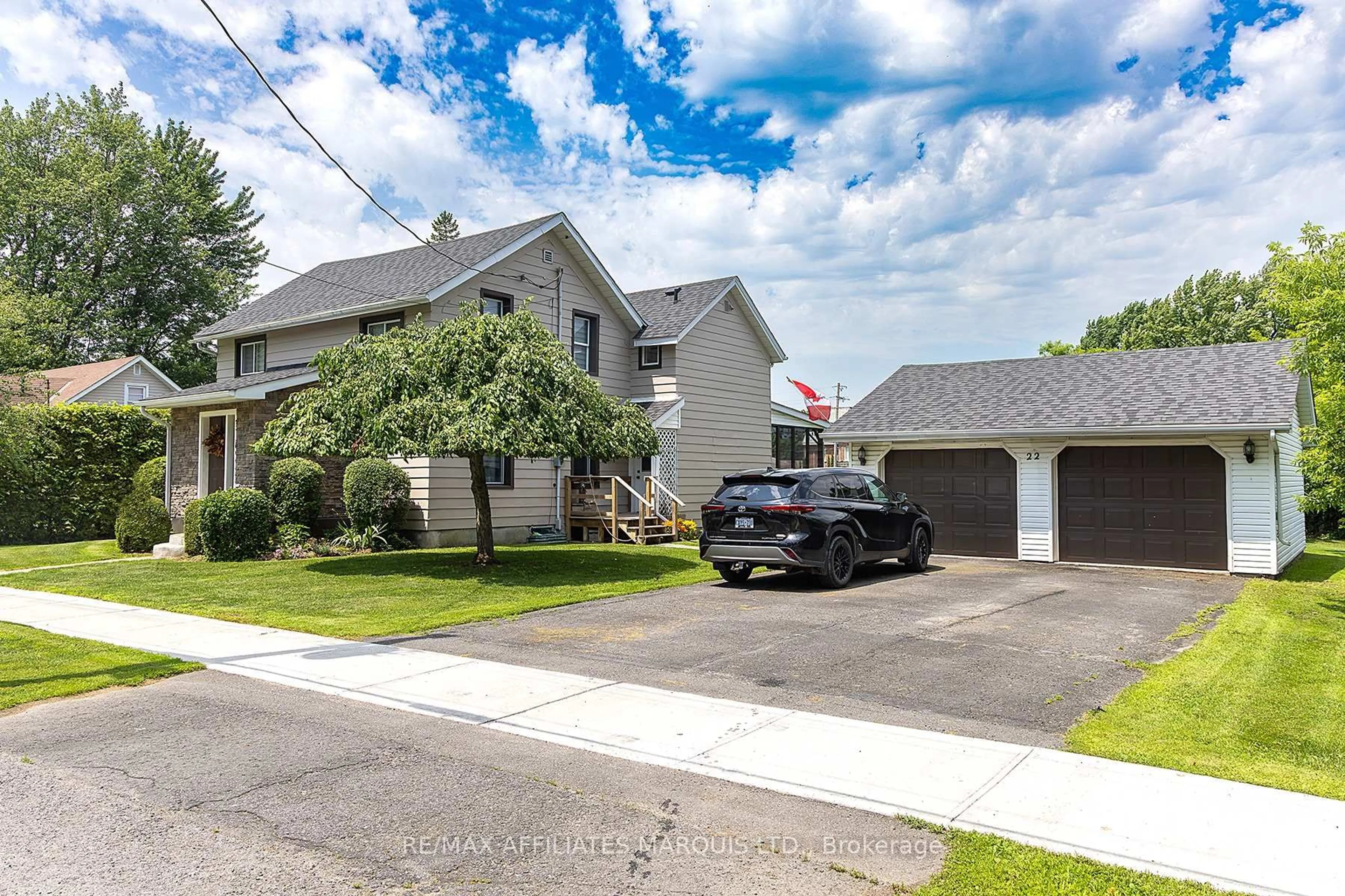 A pic from outside/outdoor area/front of a property/back of a property/a pic from drone, street for 22 SECOND St, South Dundas Ontario K0C 1X0