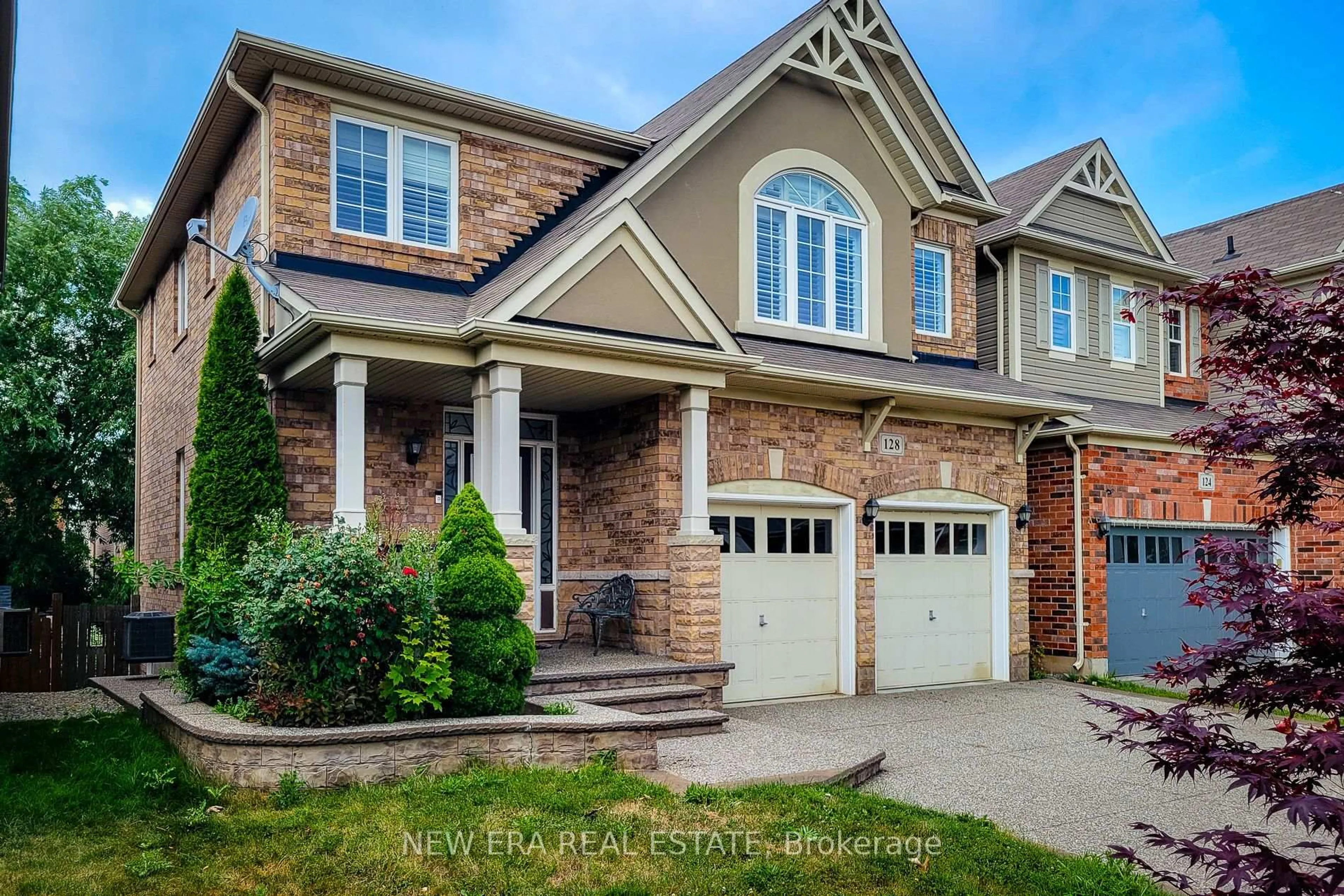 Home with brick exterior material, street for 128 Montreal Circ, Hamilton Ontario L8E 0C8