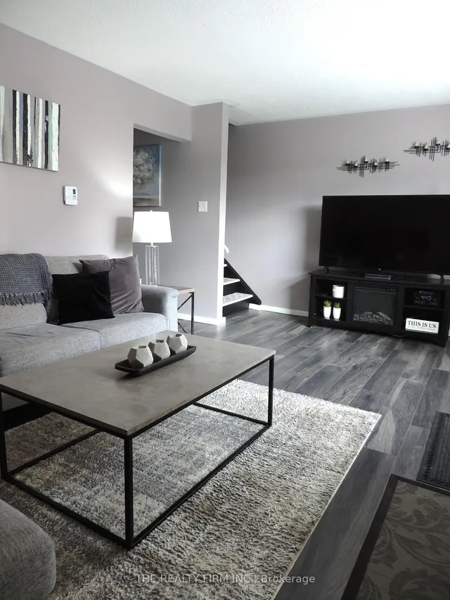 474 Southdale Rd #33, London South 4