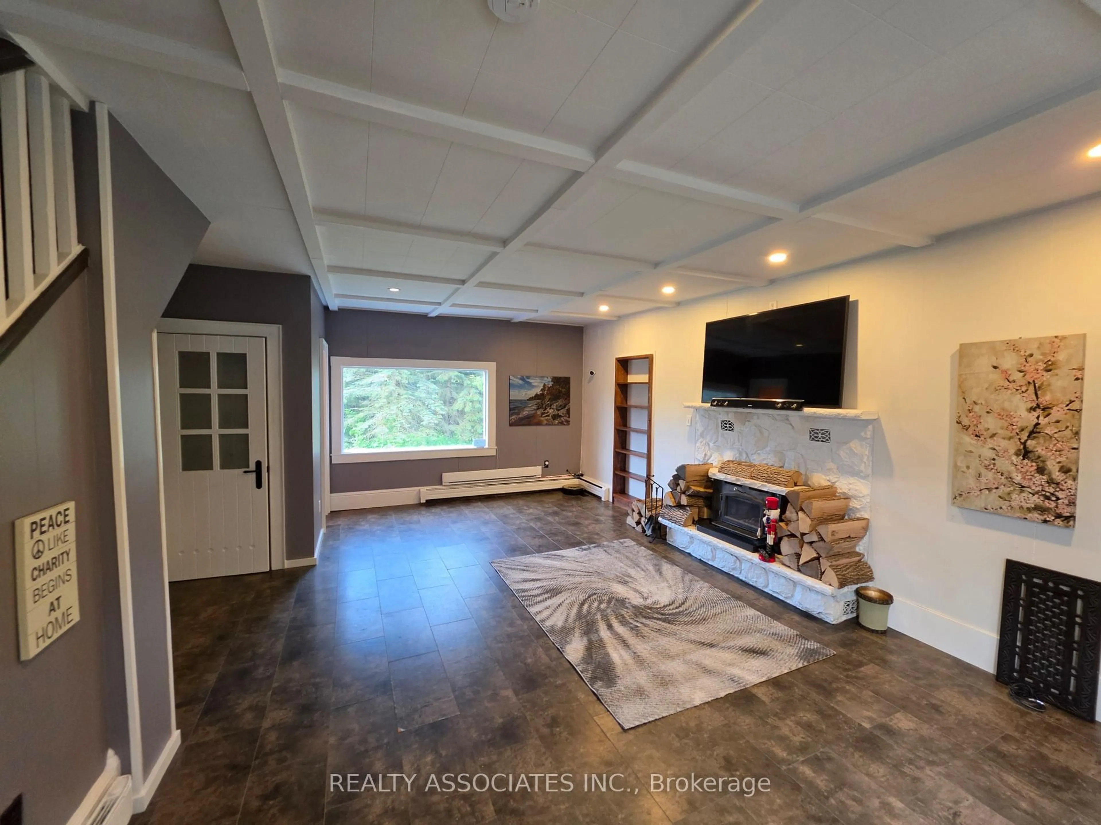 A pic of a room for 486289 30th Sdrd, Mono Ontario L9V 1G7