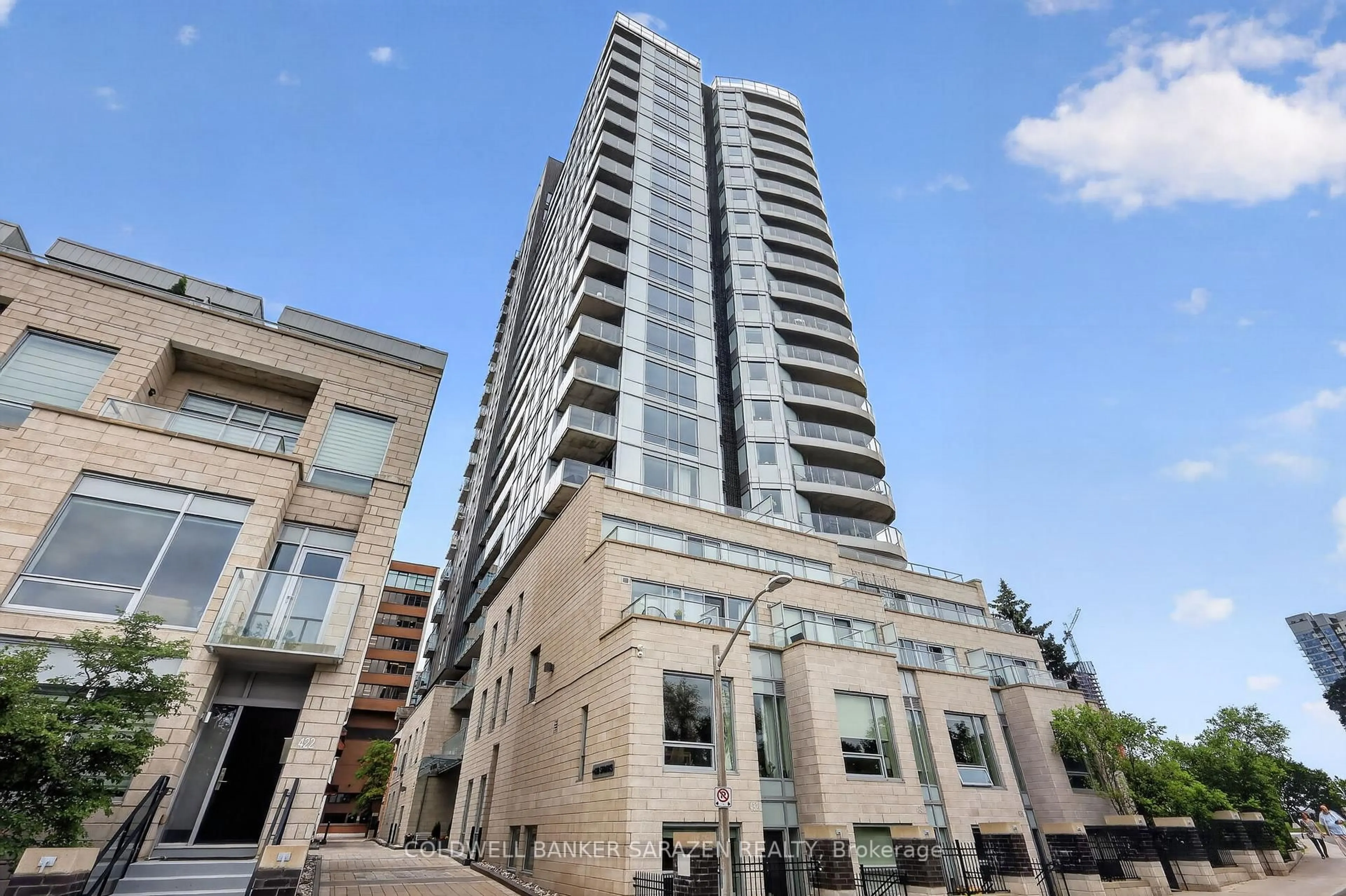 Patio, building for 428 SPARKS St #1702, Ottawa Ontario K1R 0B3
