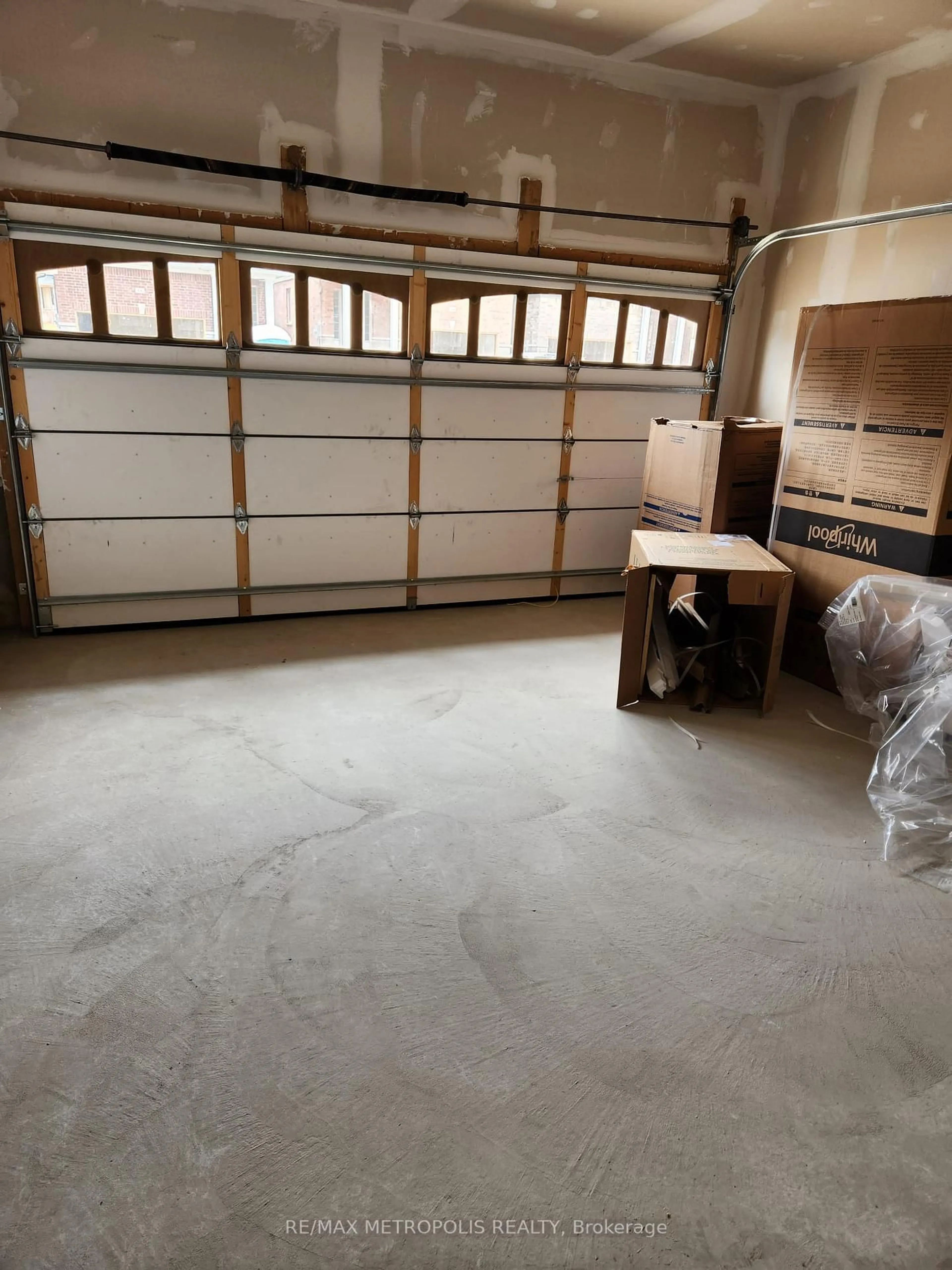 Indoor garage for 15 Georgina St, Kitchener Ontario N2R 0S6