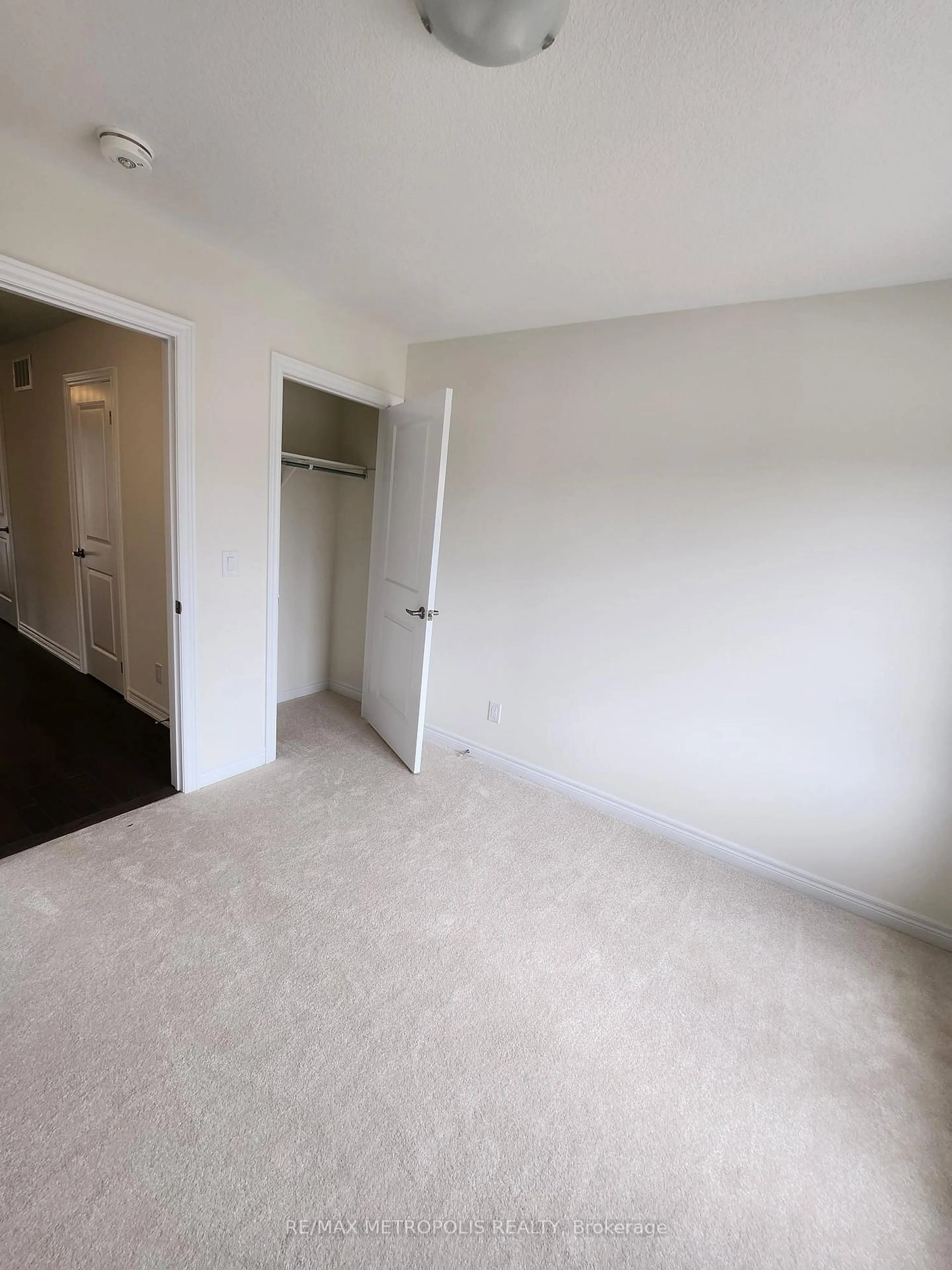 A pic of a room for 15 Georgina St, Kitchener Ontario N2R 0S6