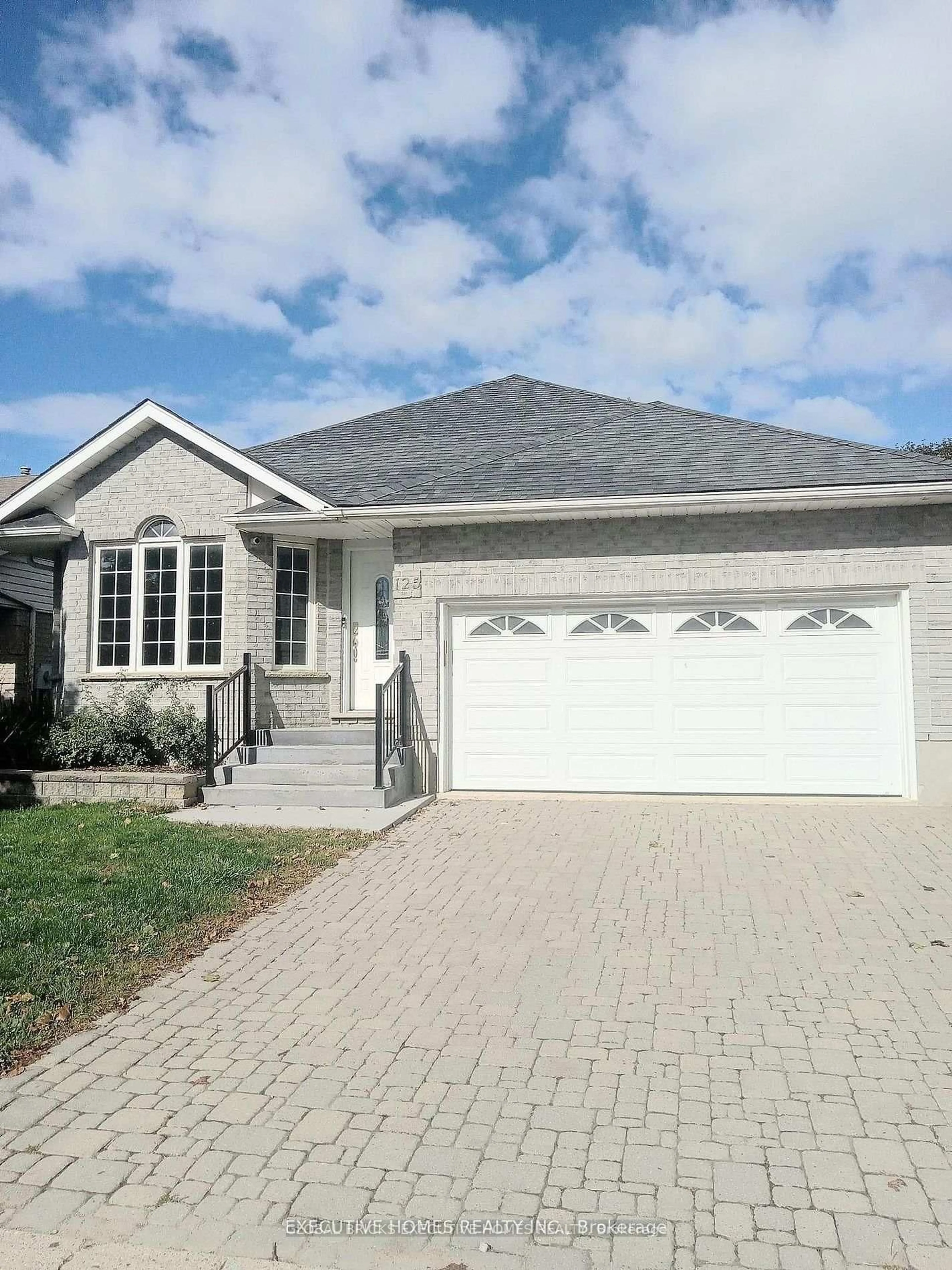 Home with vinyl exterior material, street for 125 Municipal St, Guelph Ontario N1G 4R1