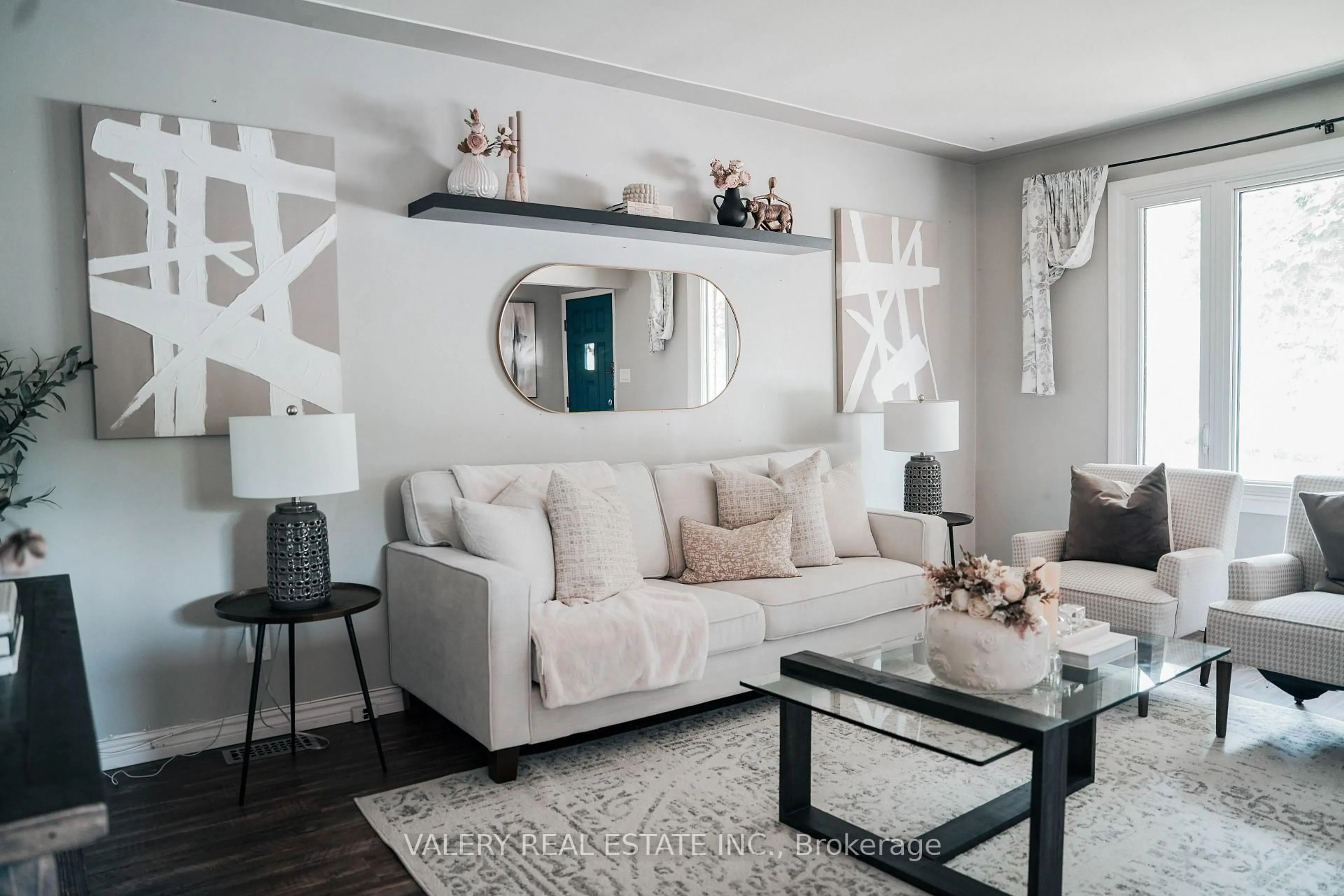 Living room with furniture, unknown for 270 Cyrus St, Cambridge Ontario N3H 1H3