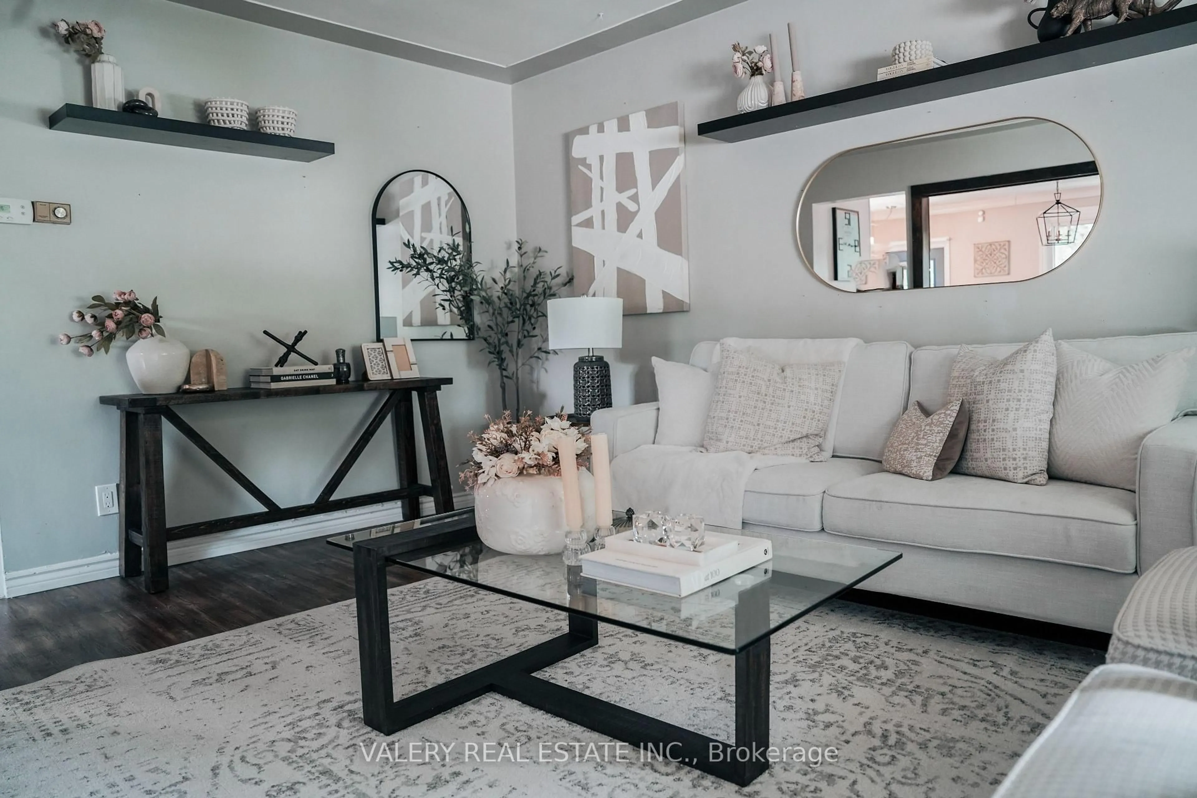 Living room with furniture, unknown for 270 Cyrus St, Cambridge Ontario N3H 1H3