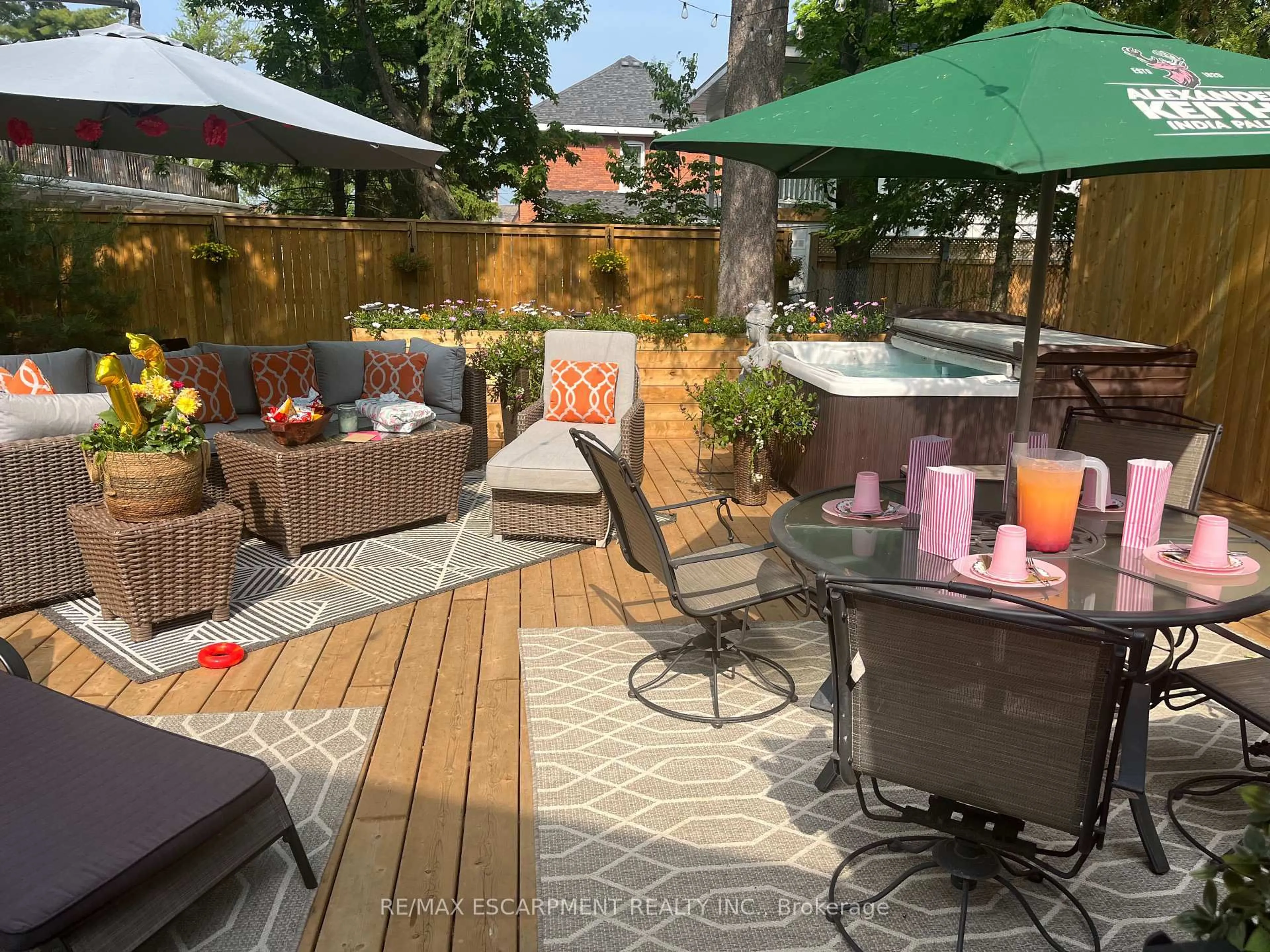 Patio, street for 79 McMurray St, Bracebridge Ontario P1L 2A1
