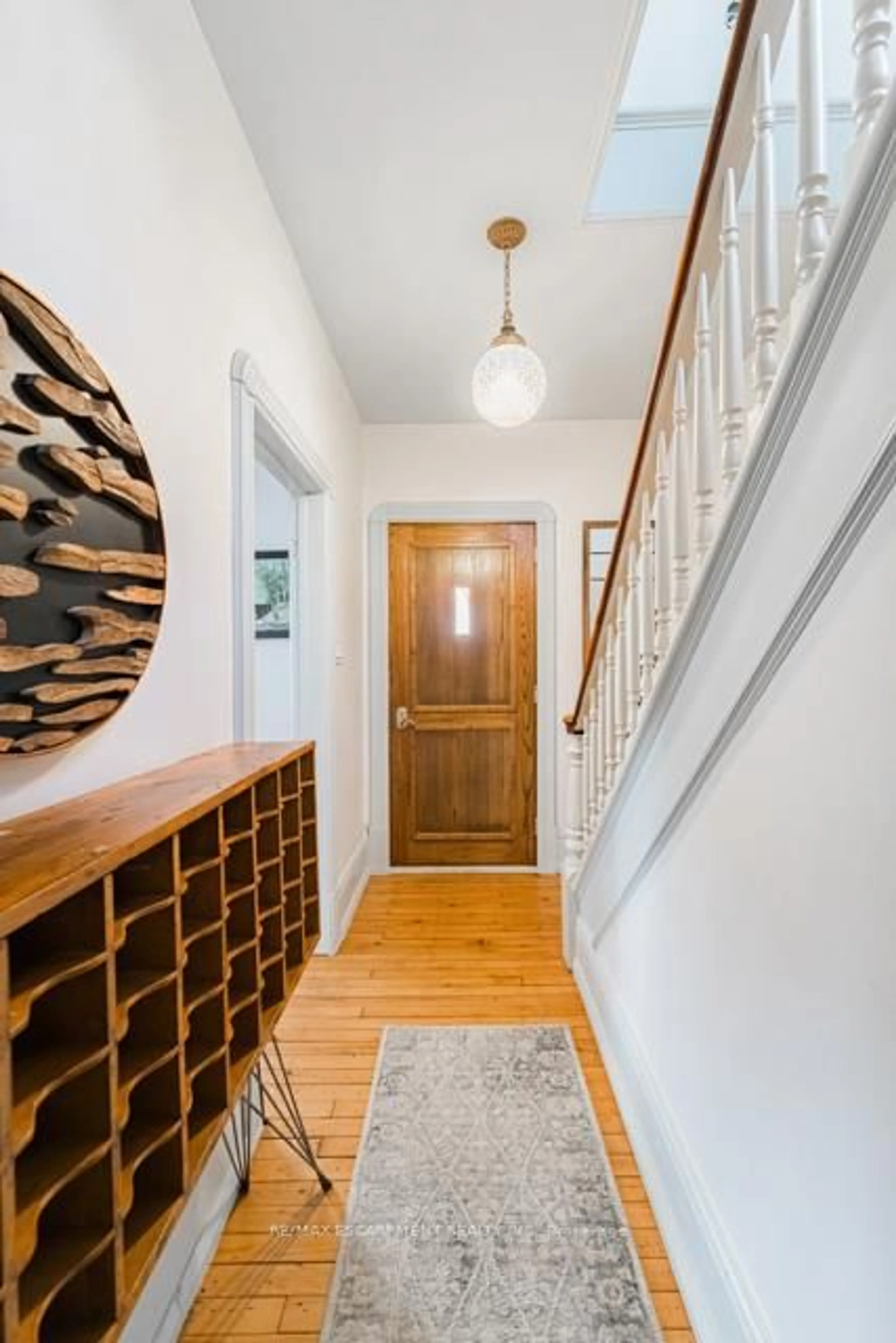Indoor entryway for 79 McMurray St, Bracebridge Ontario P1L 2A1