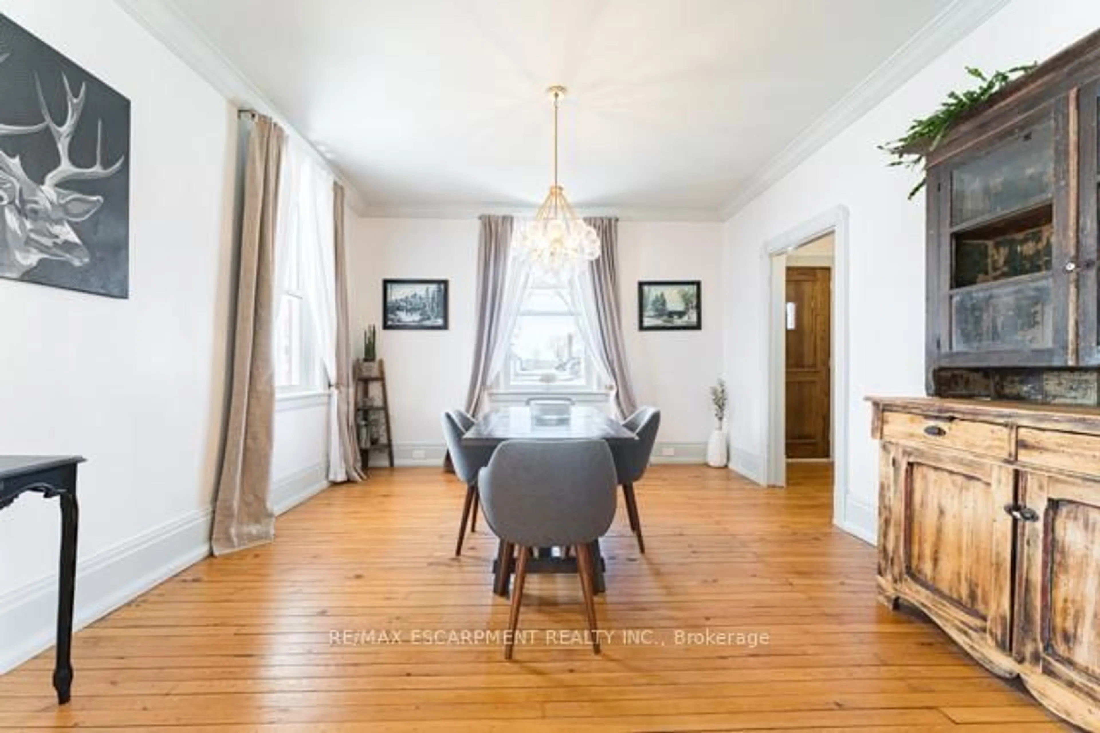 Dining room, wood/laminate floor for 79 McMurray St, Bracebridge Ontario P1L 2A1