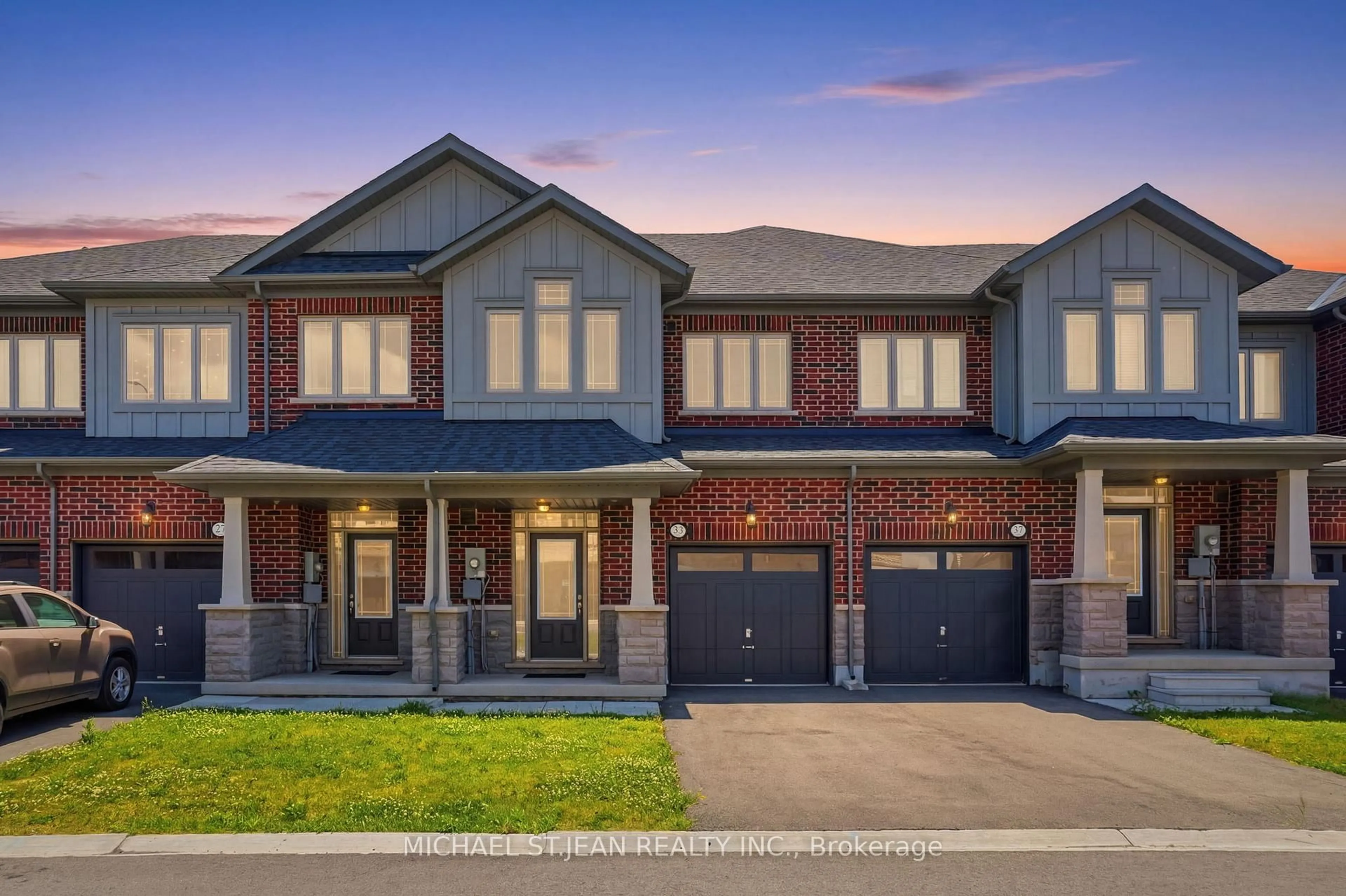 Home with brick exterior material, street for 33 Admiral Rd, Welland Ontario L3B 0H4