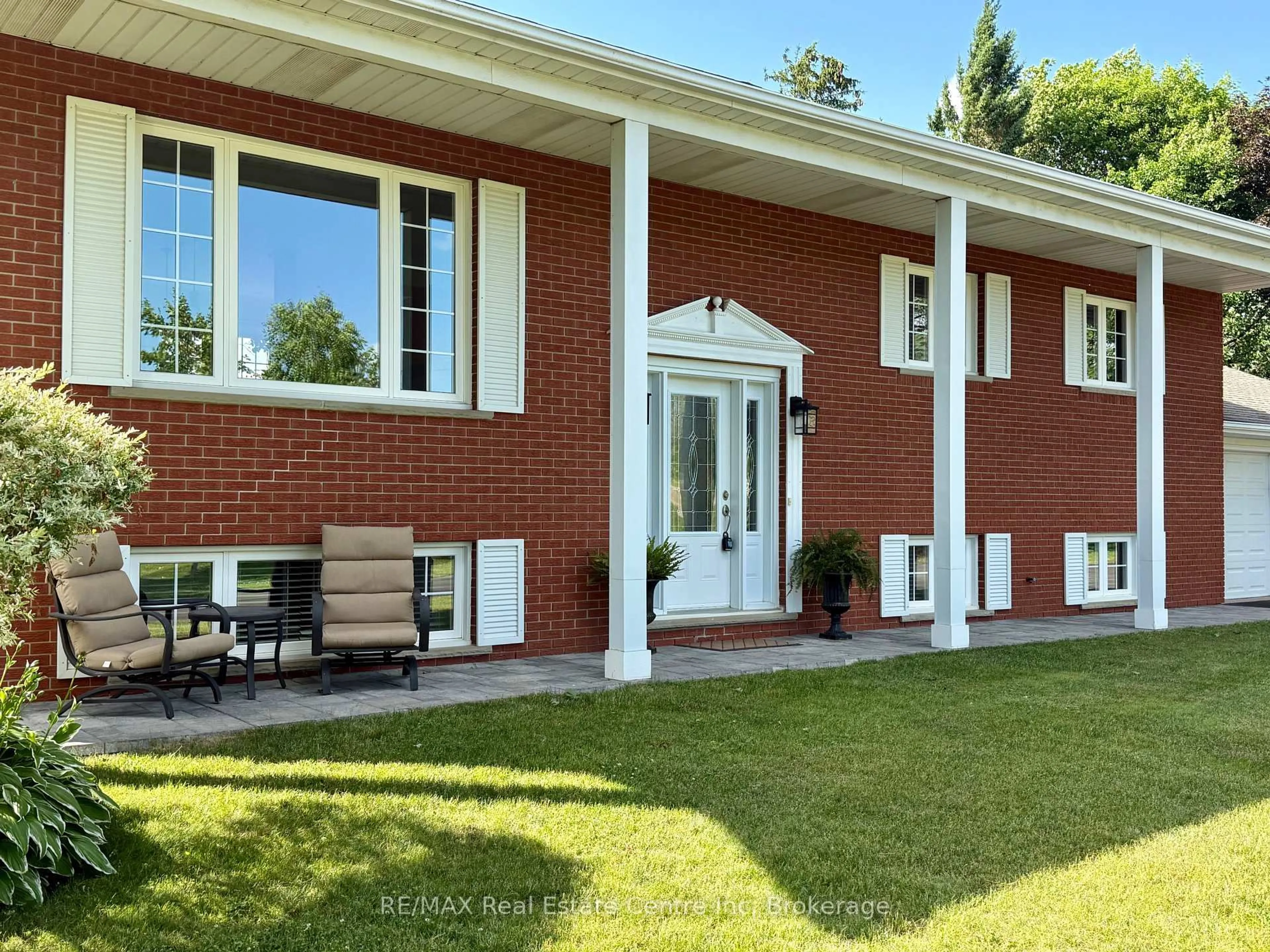Home with brick exterior material, unknown for 9098 27 Sdrd, Erin Ontario N0B 1Z0