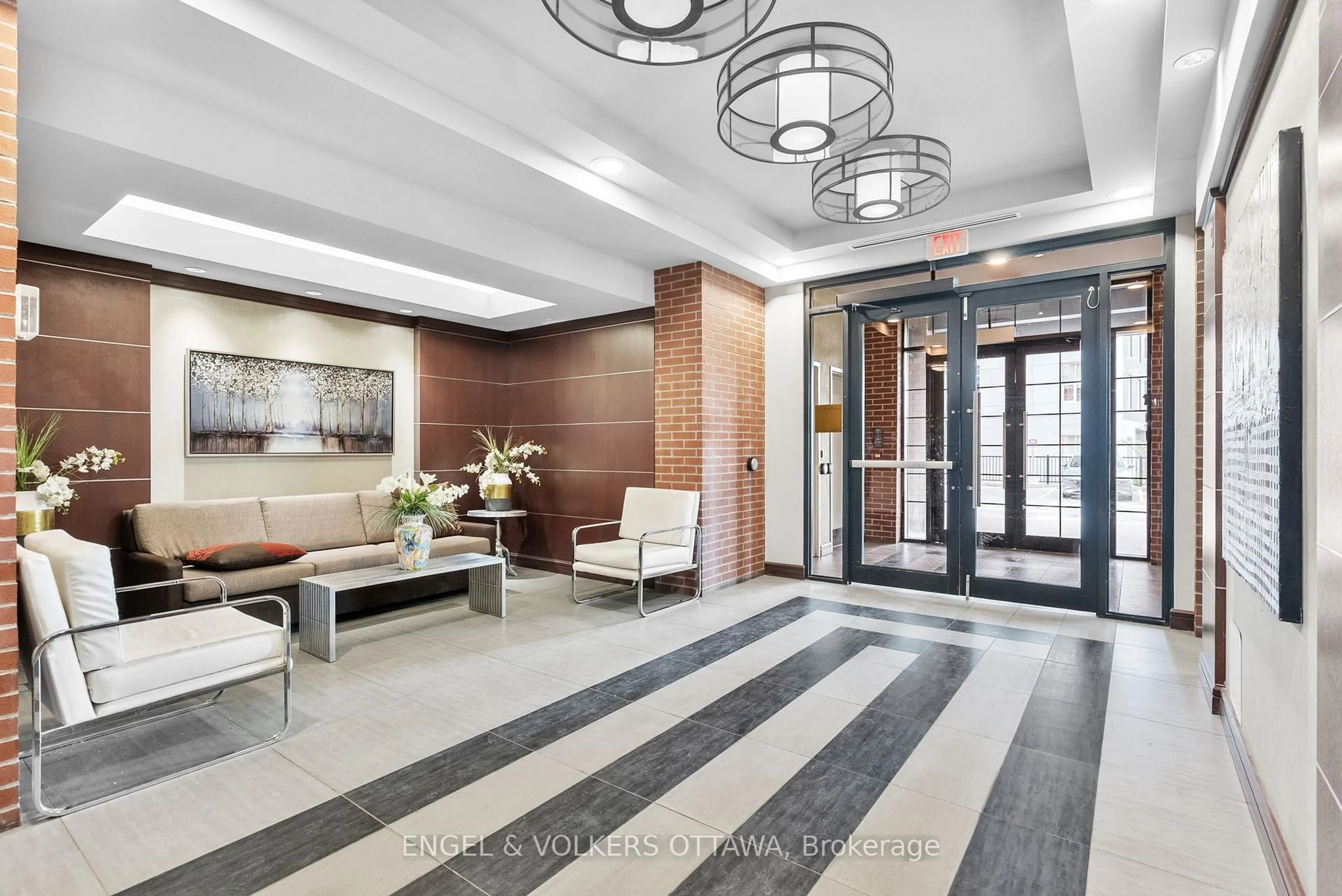 Indoor foyer for 555 Anand Private #206, Ottawa Ontario K1V 2R7