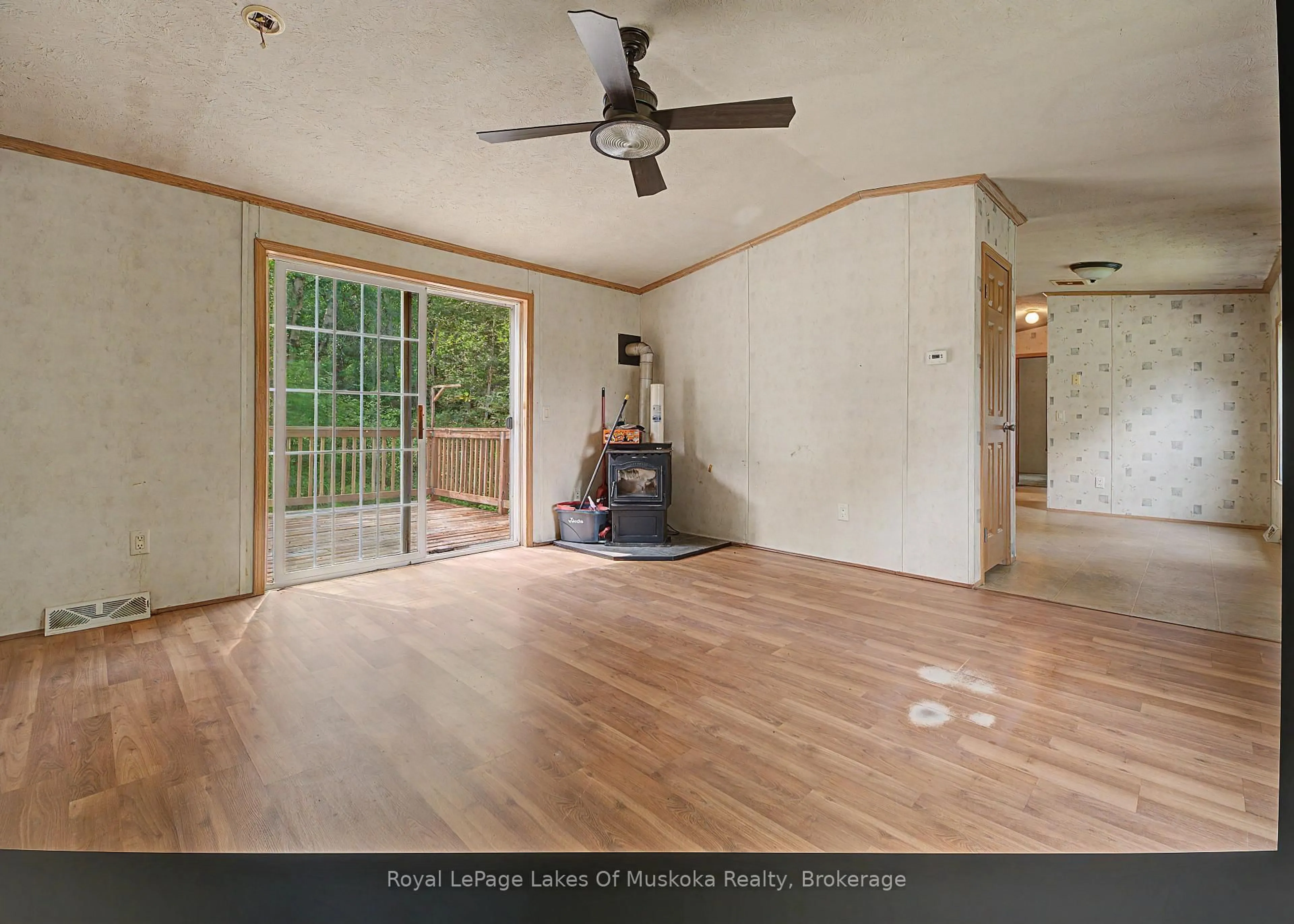A pic of a room for 726 592 Highway, Perry Ontario P0A 1J0