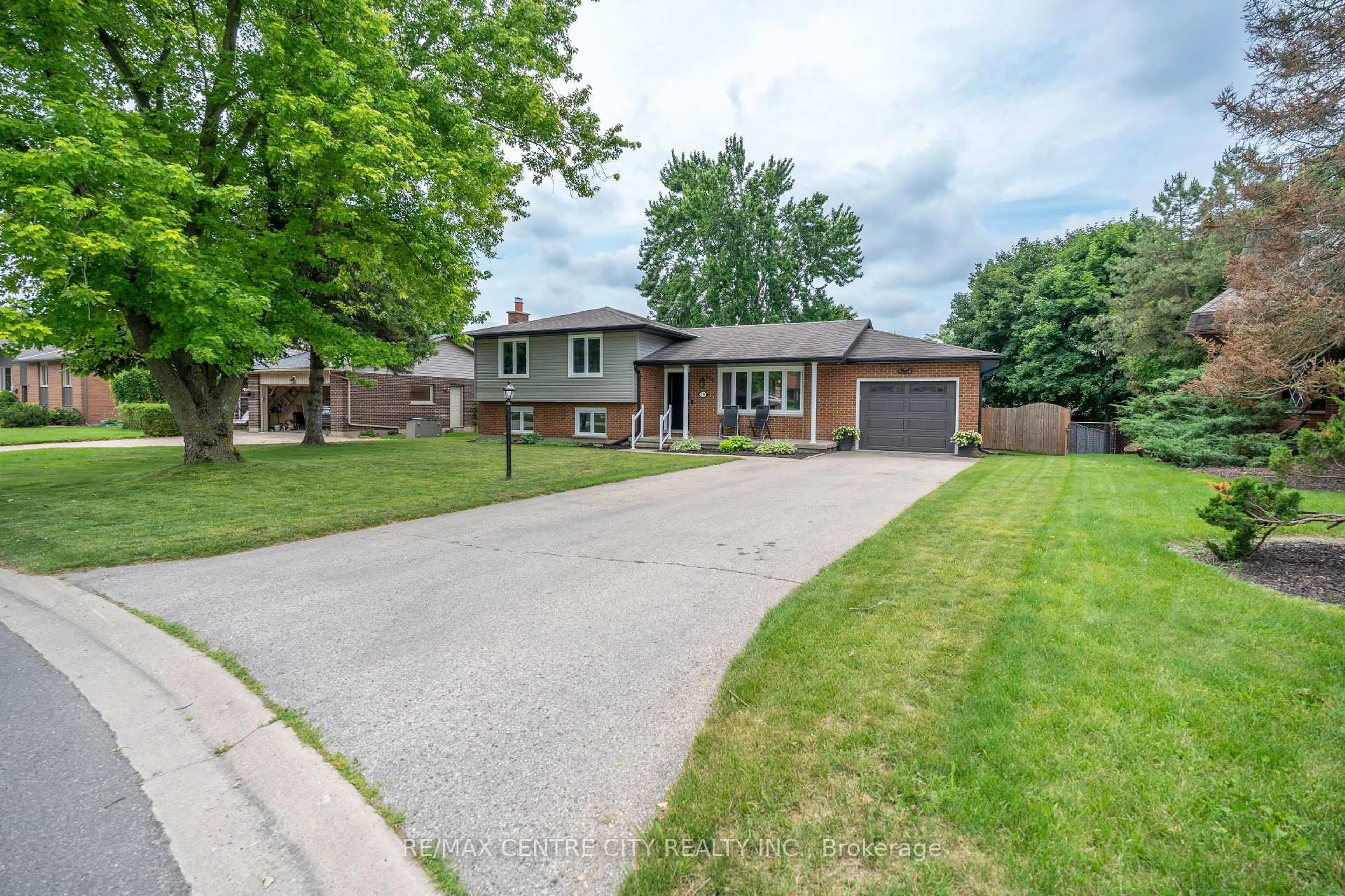 Home with brick exterior material, street for 159 Sherwood Cres, Thames Centre Ontario N0L 1G3