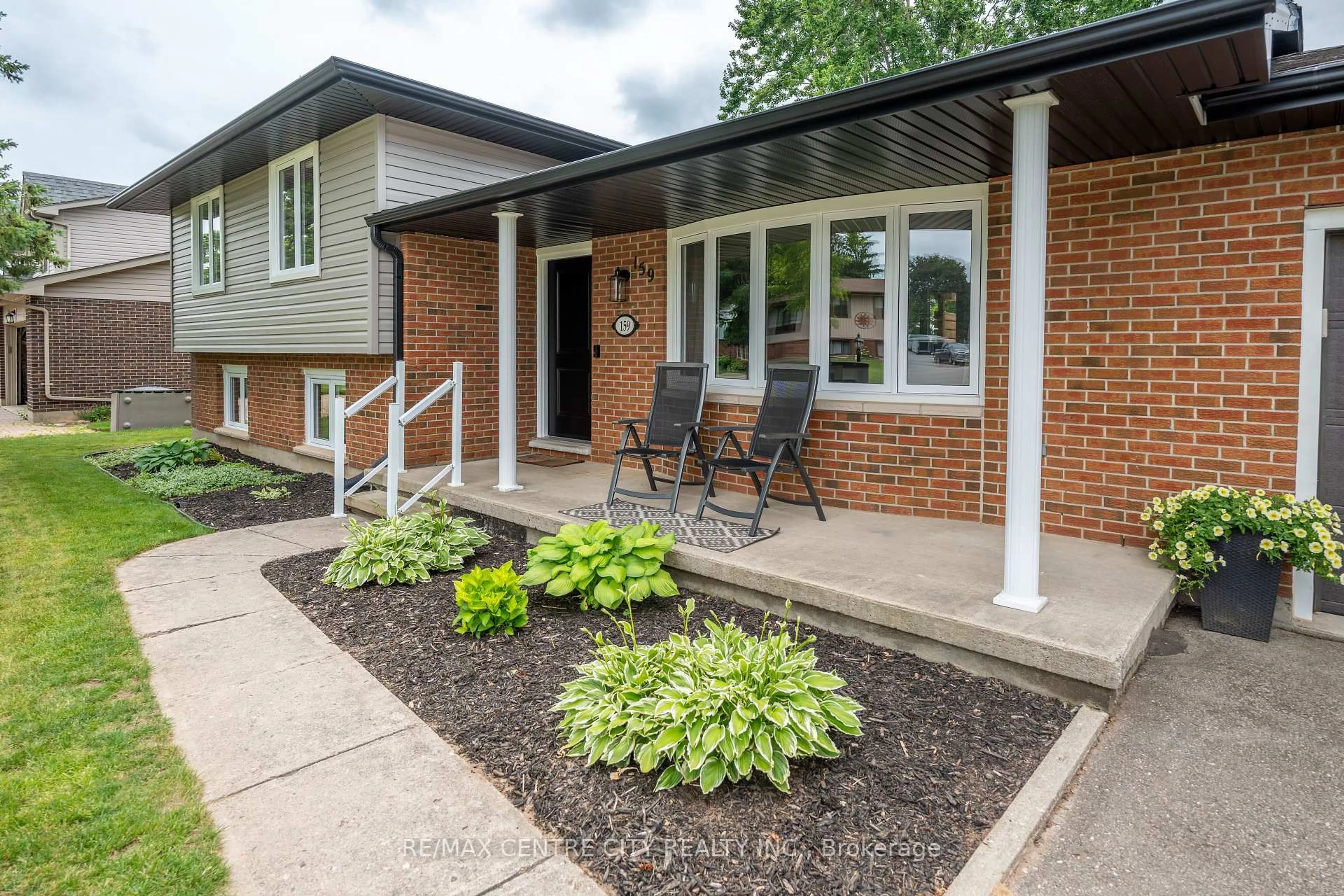 Home with brick exterior material, street for 159 Sherwood Cres, Thames Centre Ontario N0L 1G3