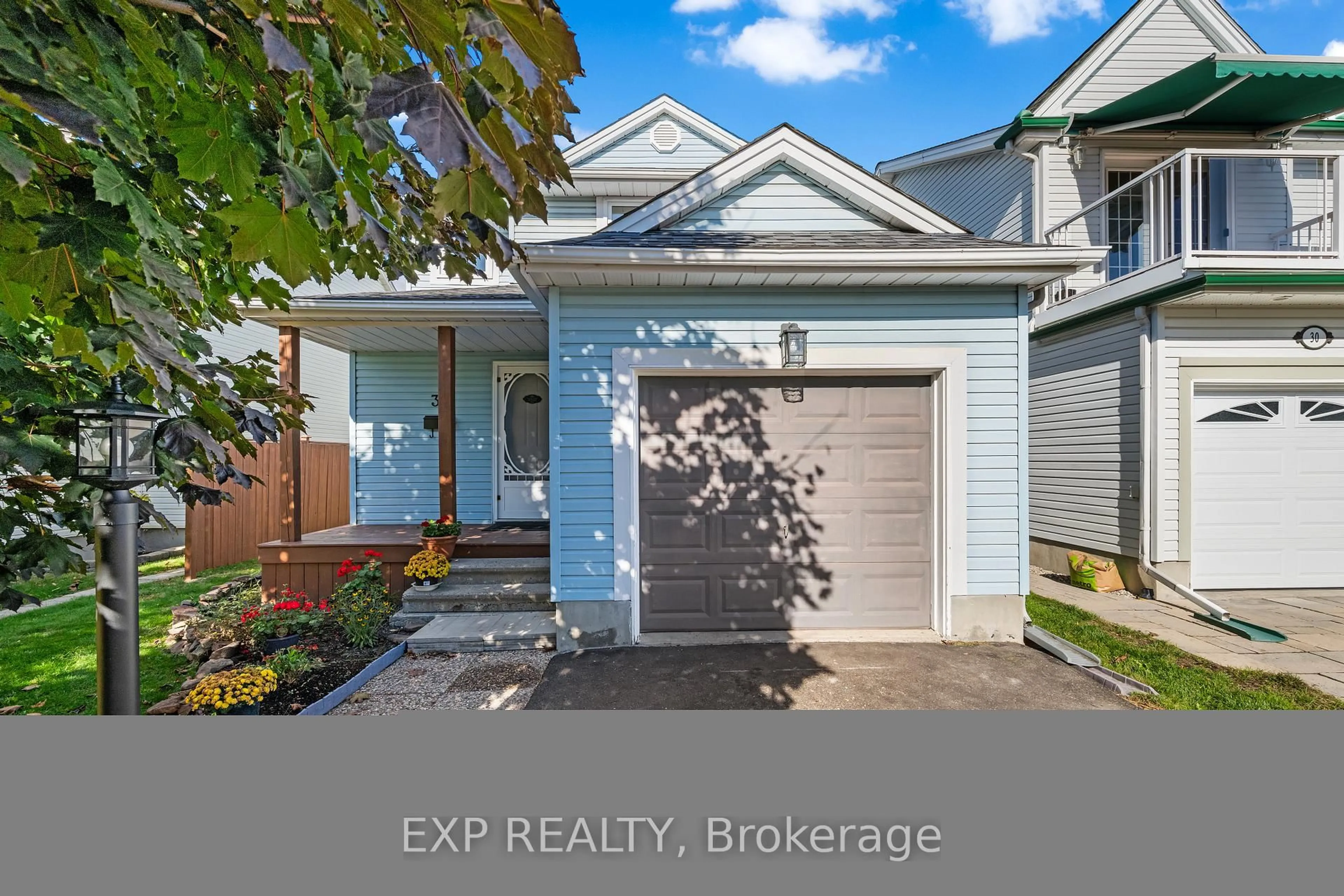 A pic from outside/outdoor area/front of a property/back of a property/a pic from drone, street for 32 Peacock Cres, Ottawa Ontario K2J 3P6