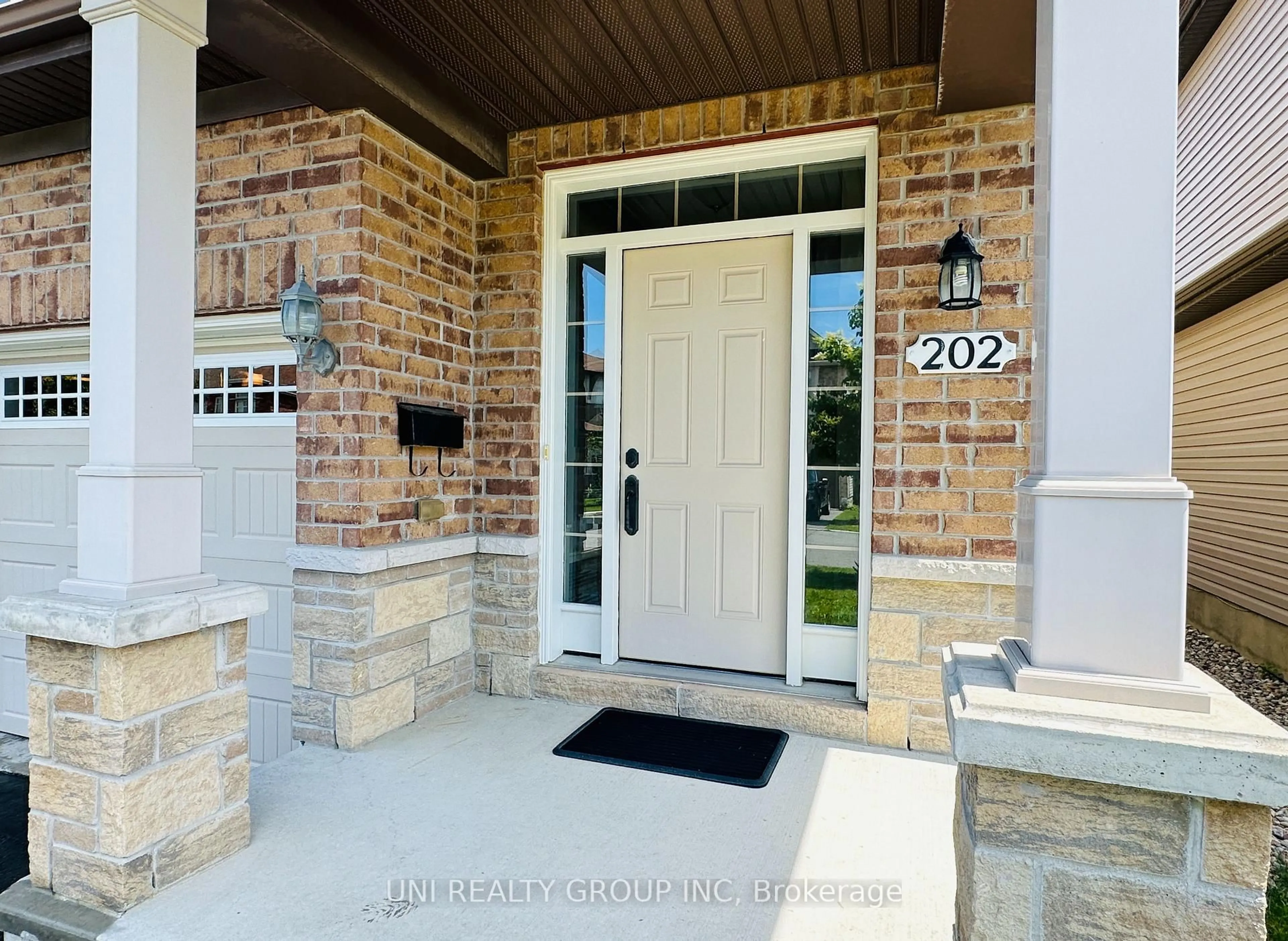 Indoor entryway for 202 Mareth Way, Ottawa Ontario K4M 0C9