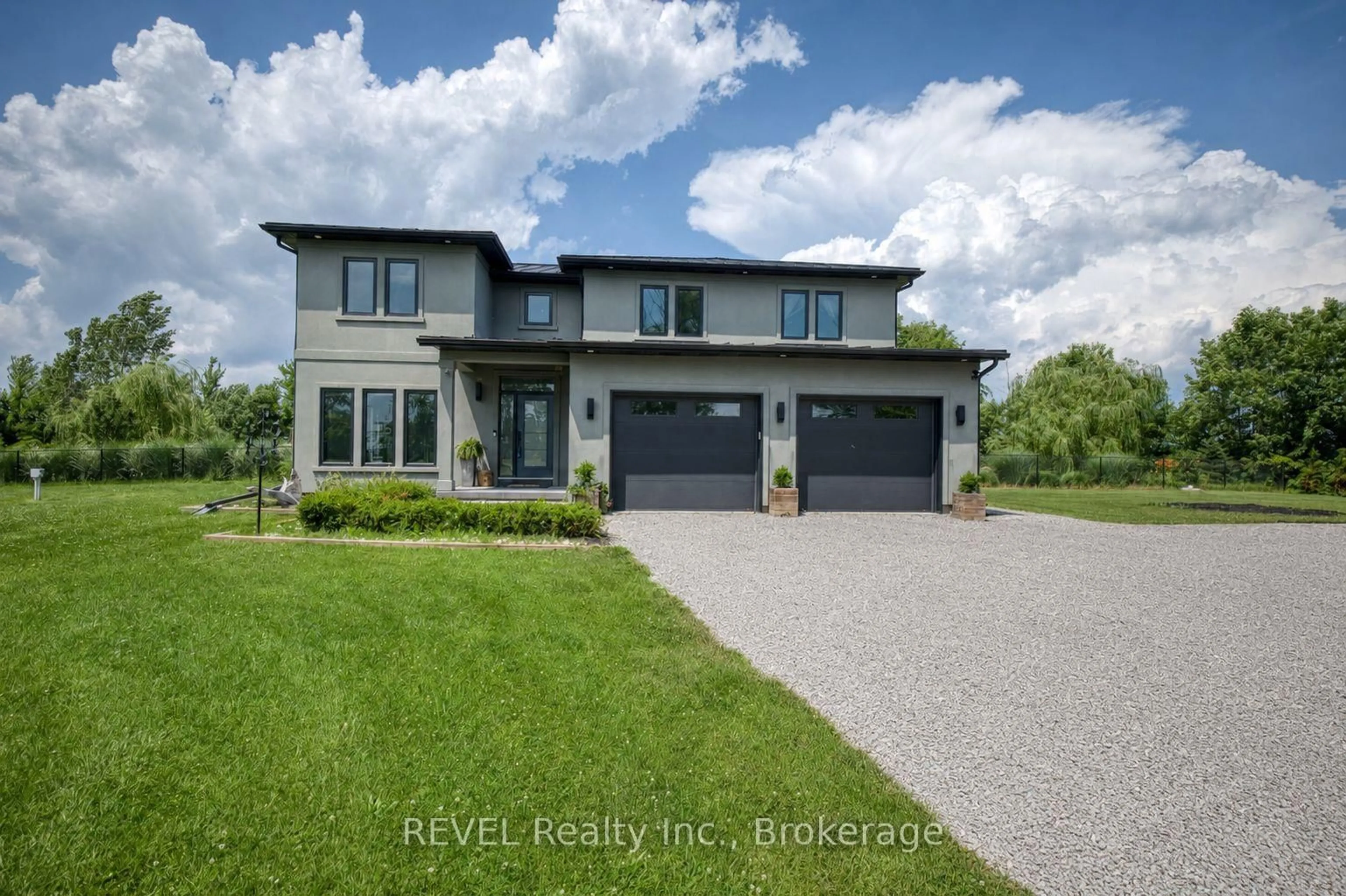 Home with brick exterior material, street for 1009 Canboro Rd, Pelham Ontario L0S 1C0
