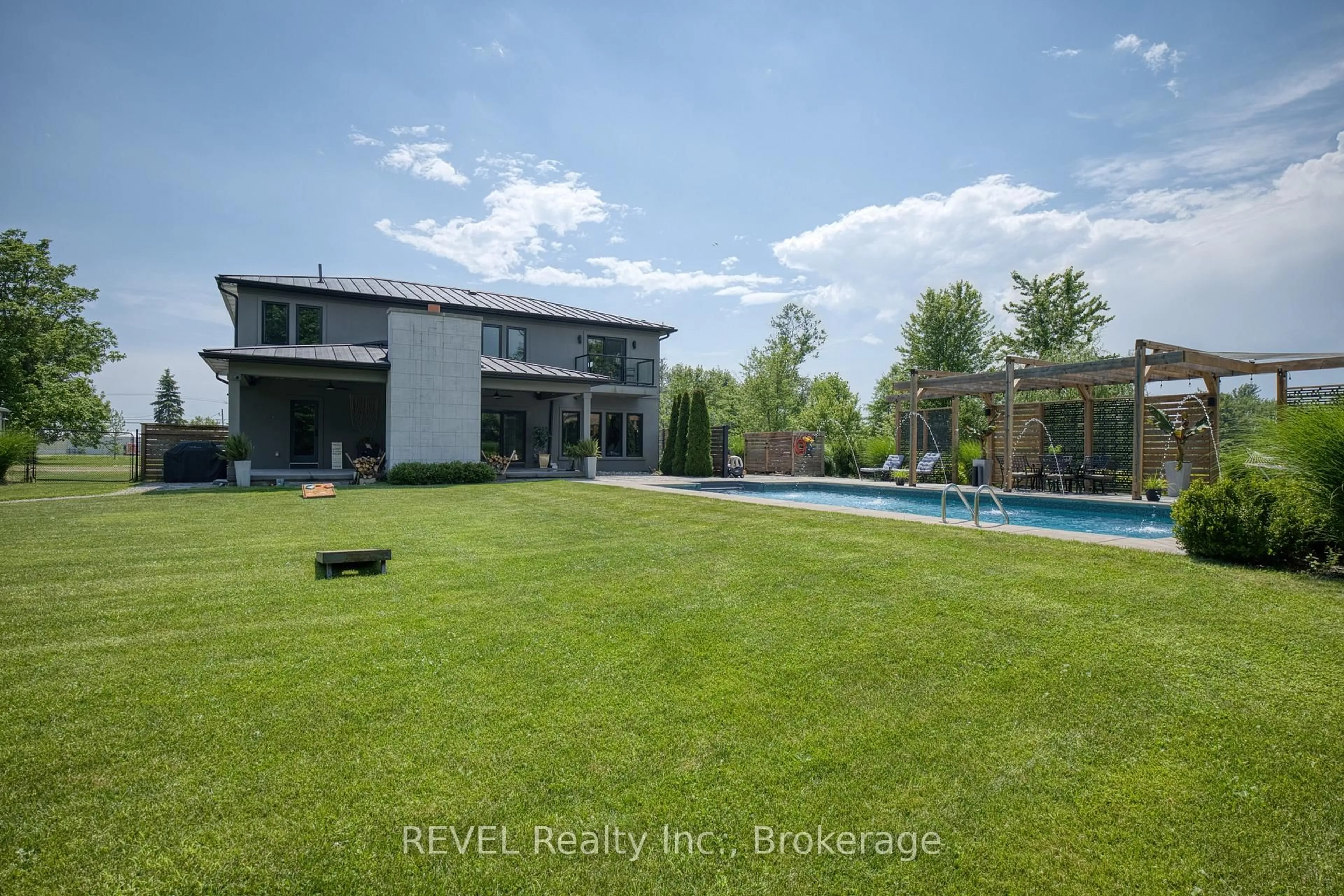 Pool for 1009 Canboro Rd, Pelham Ontario L0S 1C0