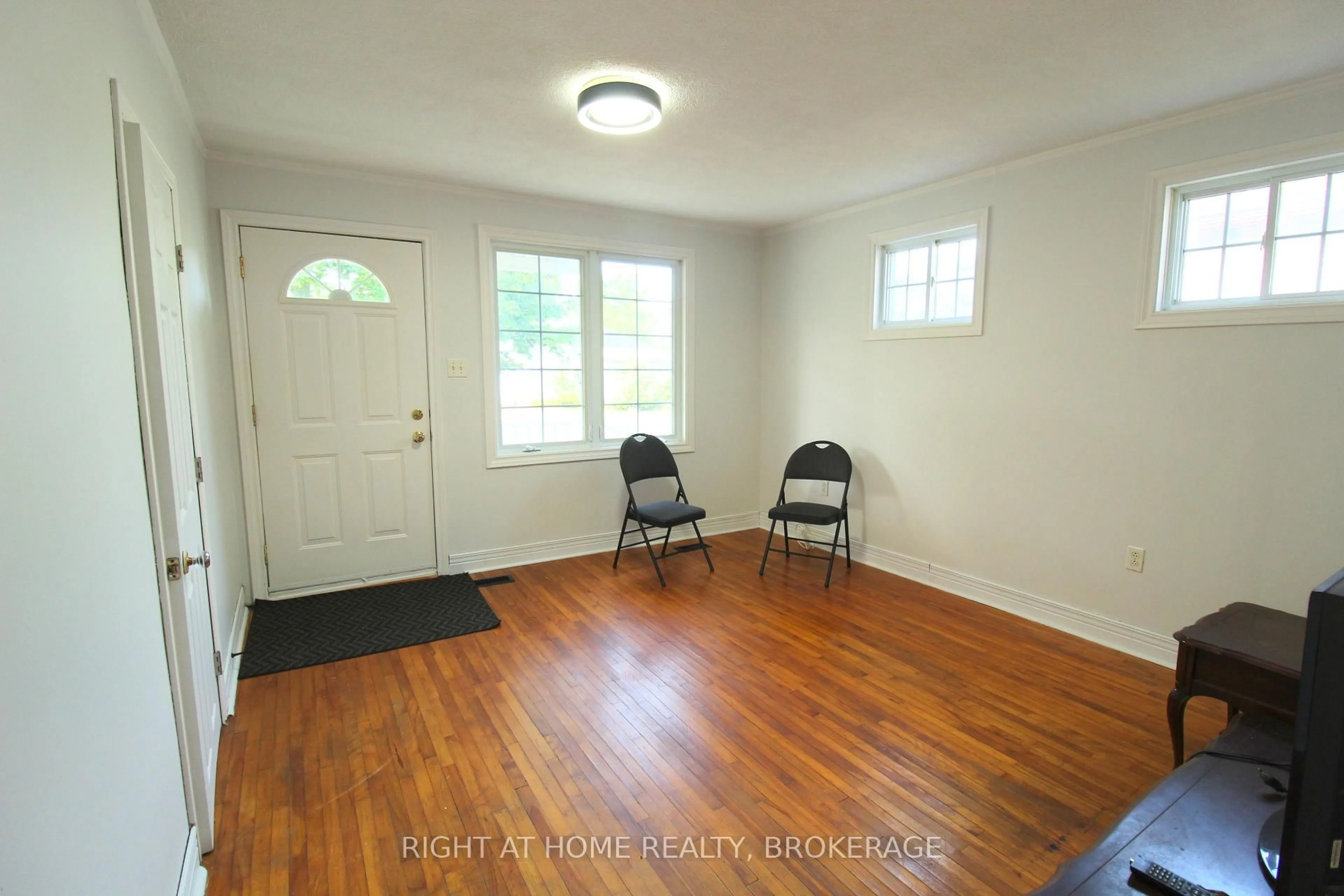 Unknown for 44 Cumming St, St. Catharines Ontario L2S 1H9