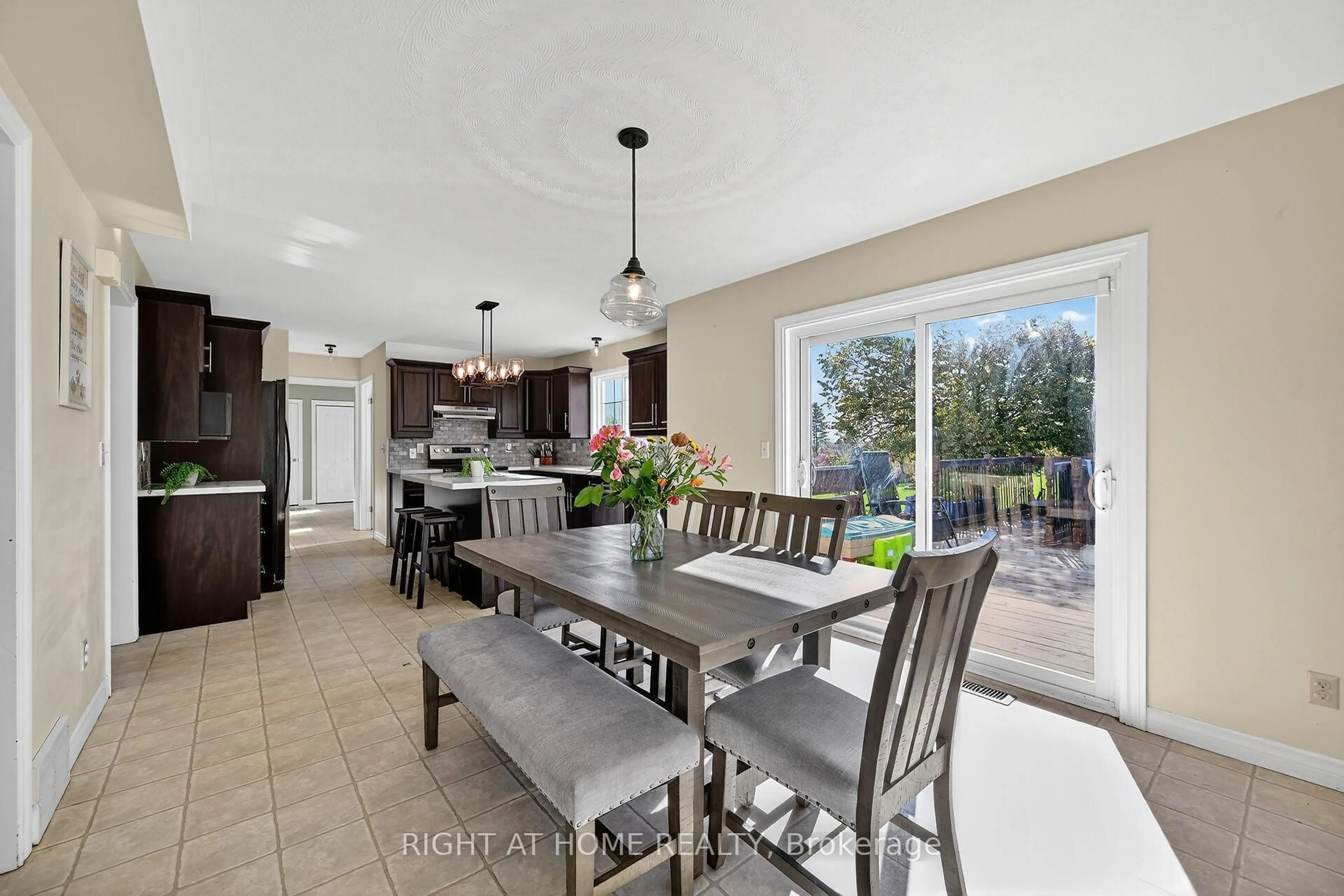 Open concept kitchen, ceramic/tile floor for 8 Talbot Rd, Haldimand Ontario N0A 1C0