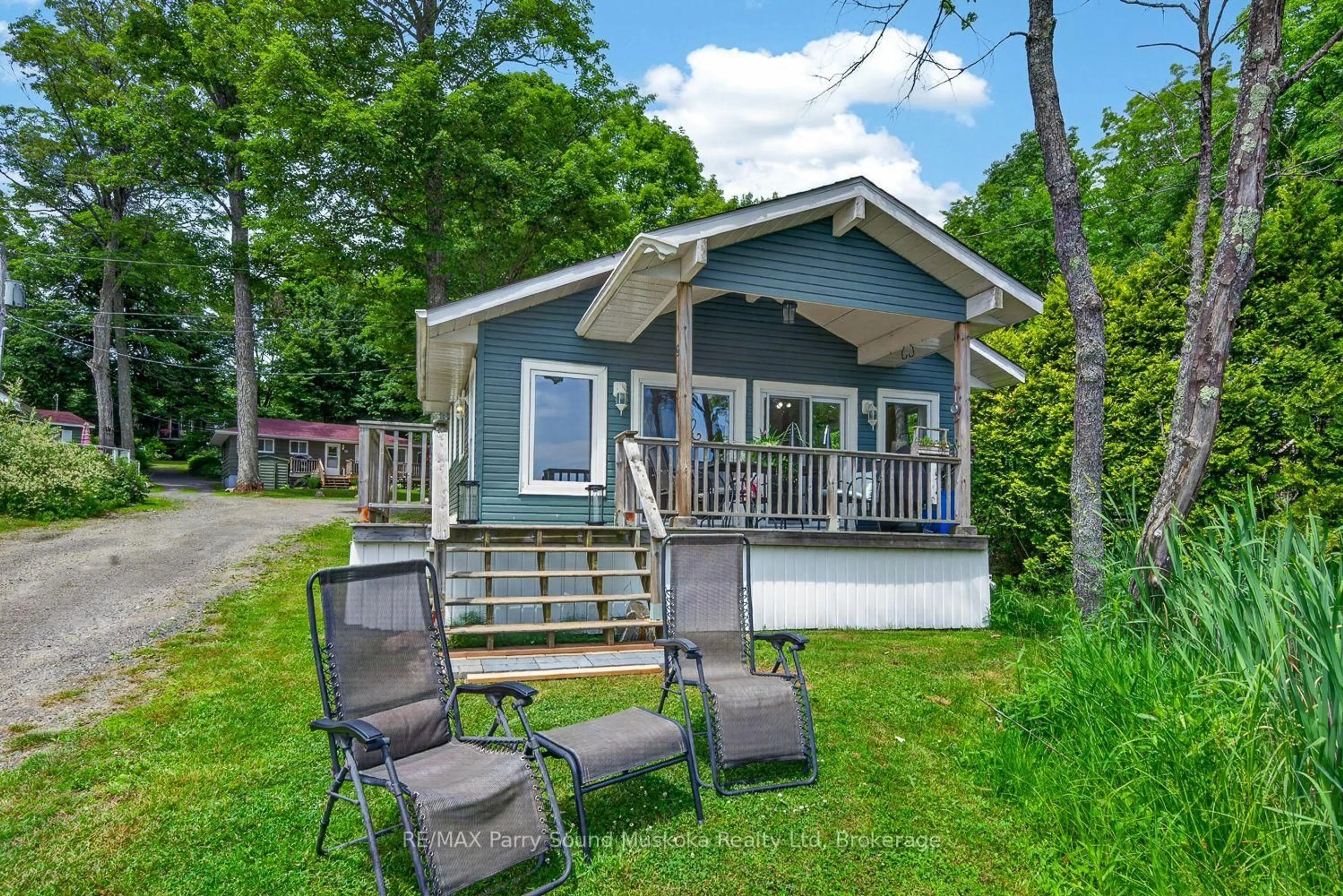 Patio, water/lake/river/ocean view for 7 Silver Point Rd #9, Seguin Ontario P2A 2W8