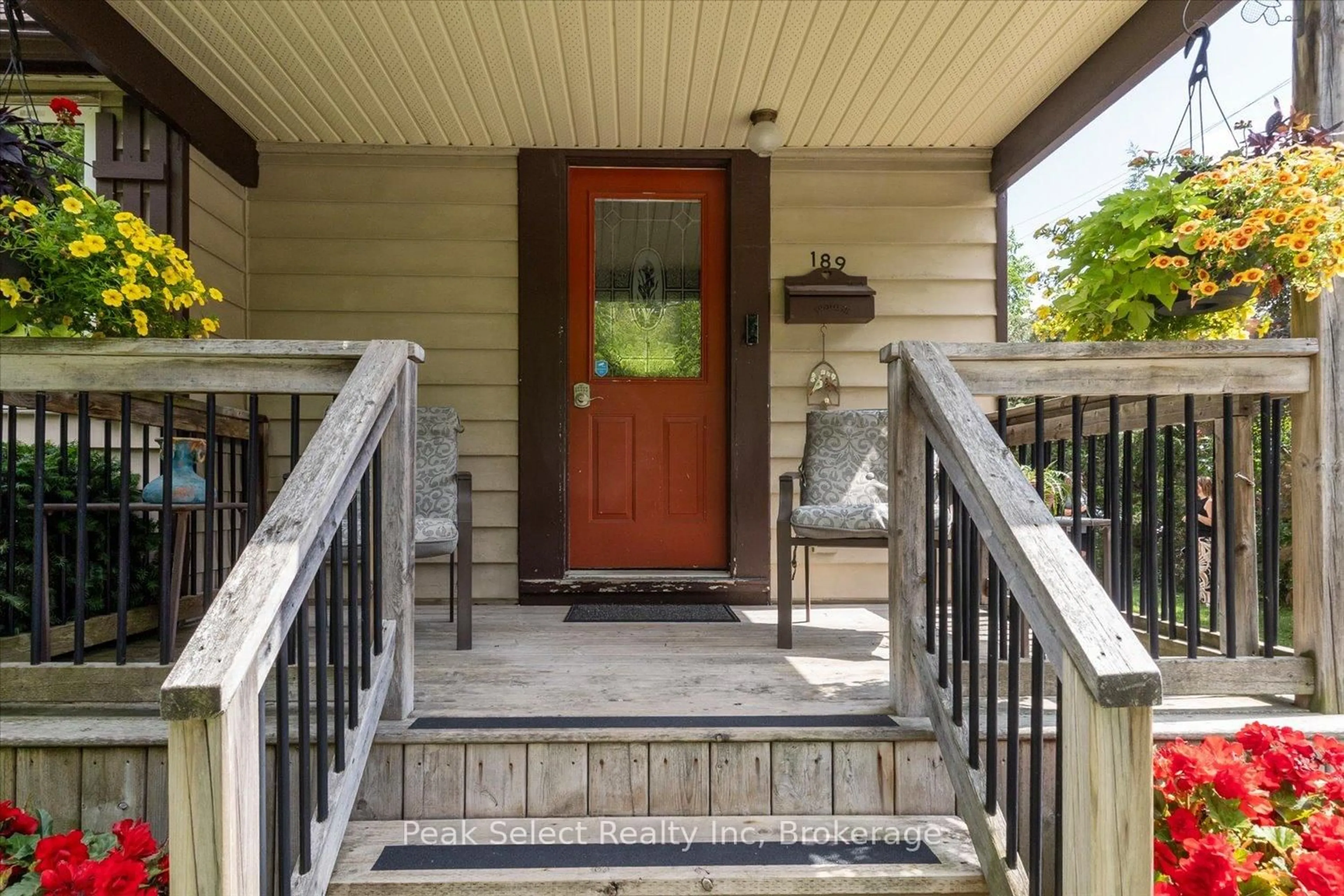 Indoor entryway for 189 Brydges St, Stratford Ontario N5A 1S2